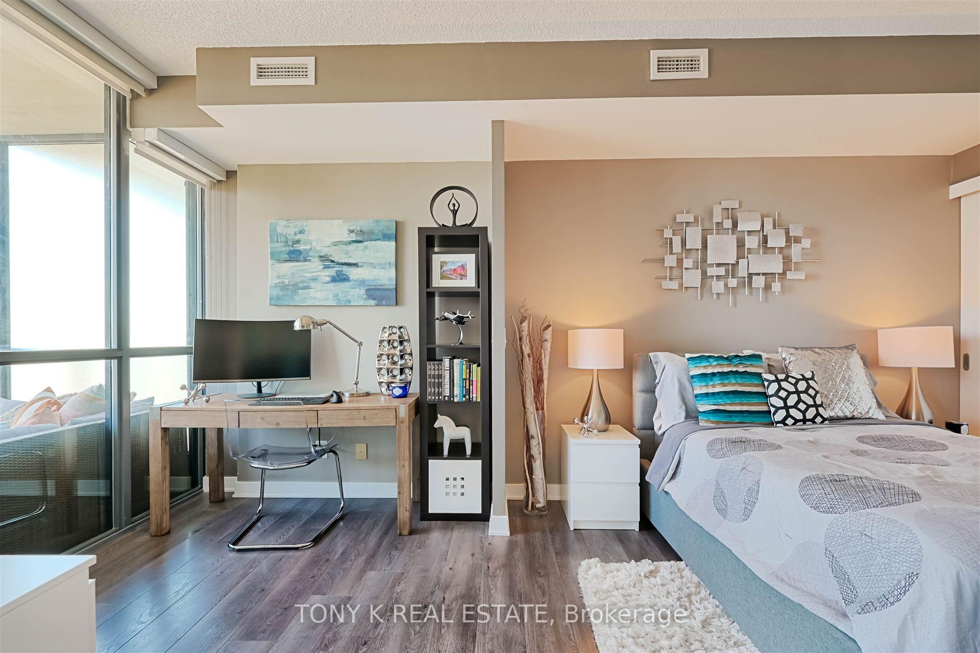 Photo 6 of Unit 3204, 110 Charles Street E, Toronto, Church-Yonge Corridor — HOMEH