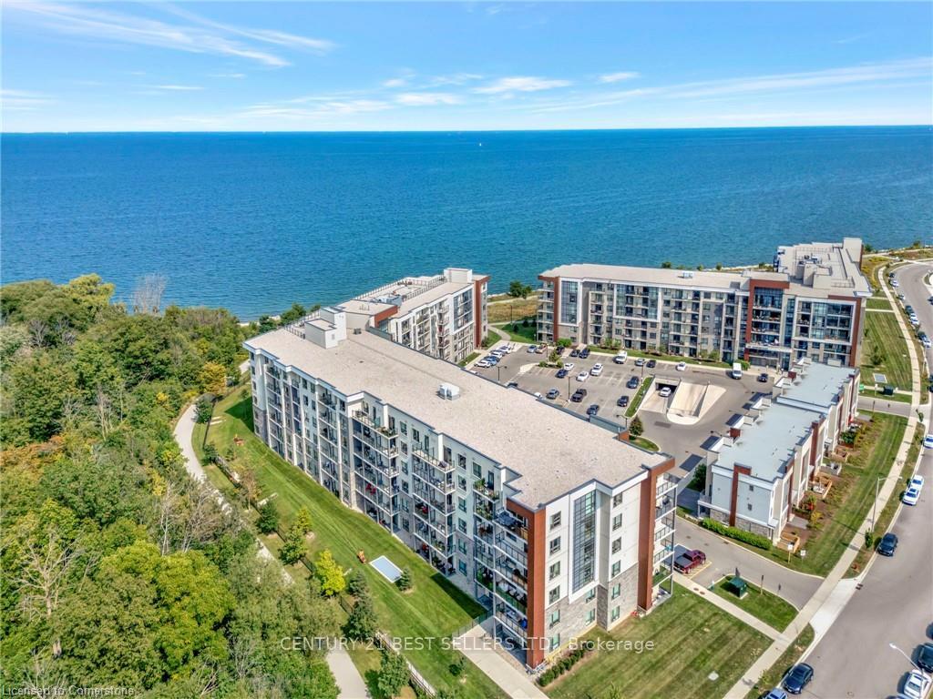 Front of Unit 208, 125 Shoreview Place