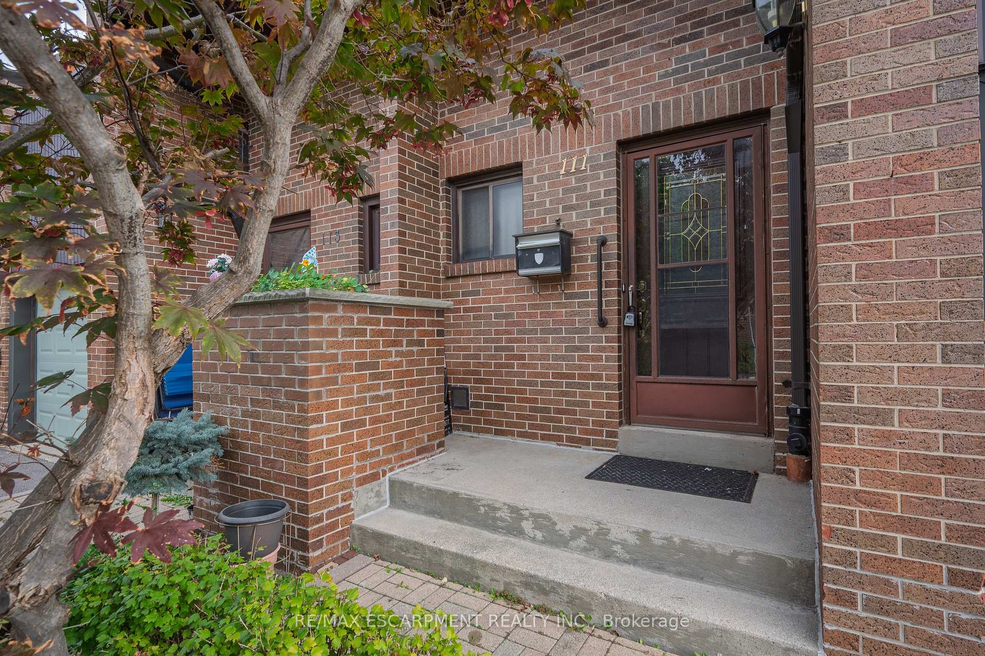 Photo 3 of 111 Maple Branch Path, Etobicoke, Kingsview Village-The Westway — HOMEH