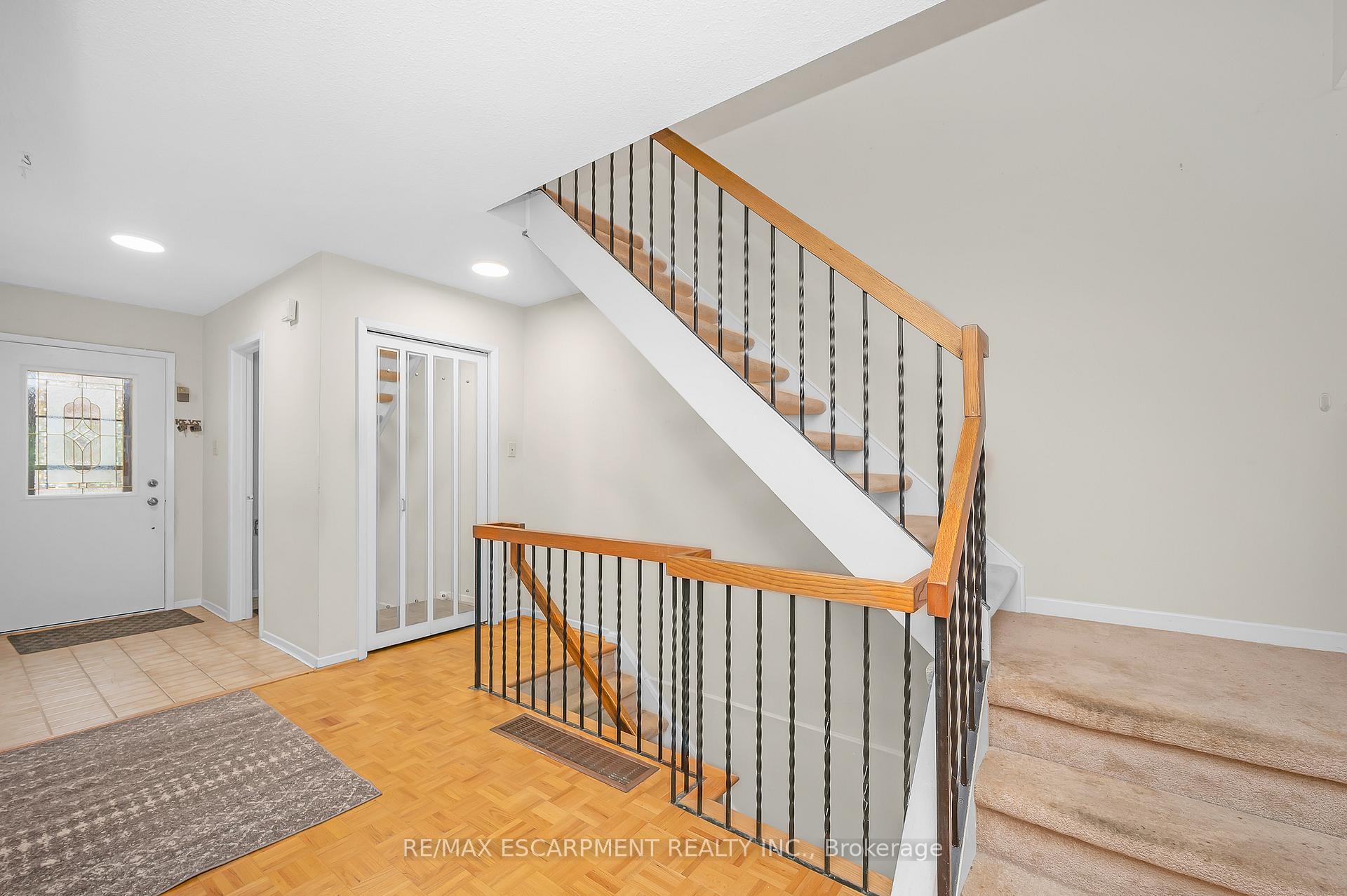 Photo 5 of 111 Maple Branch Path, Etobicoke, Kingsview Village-The Westway — HOMEH