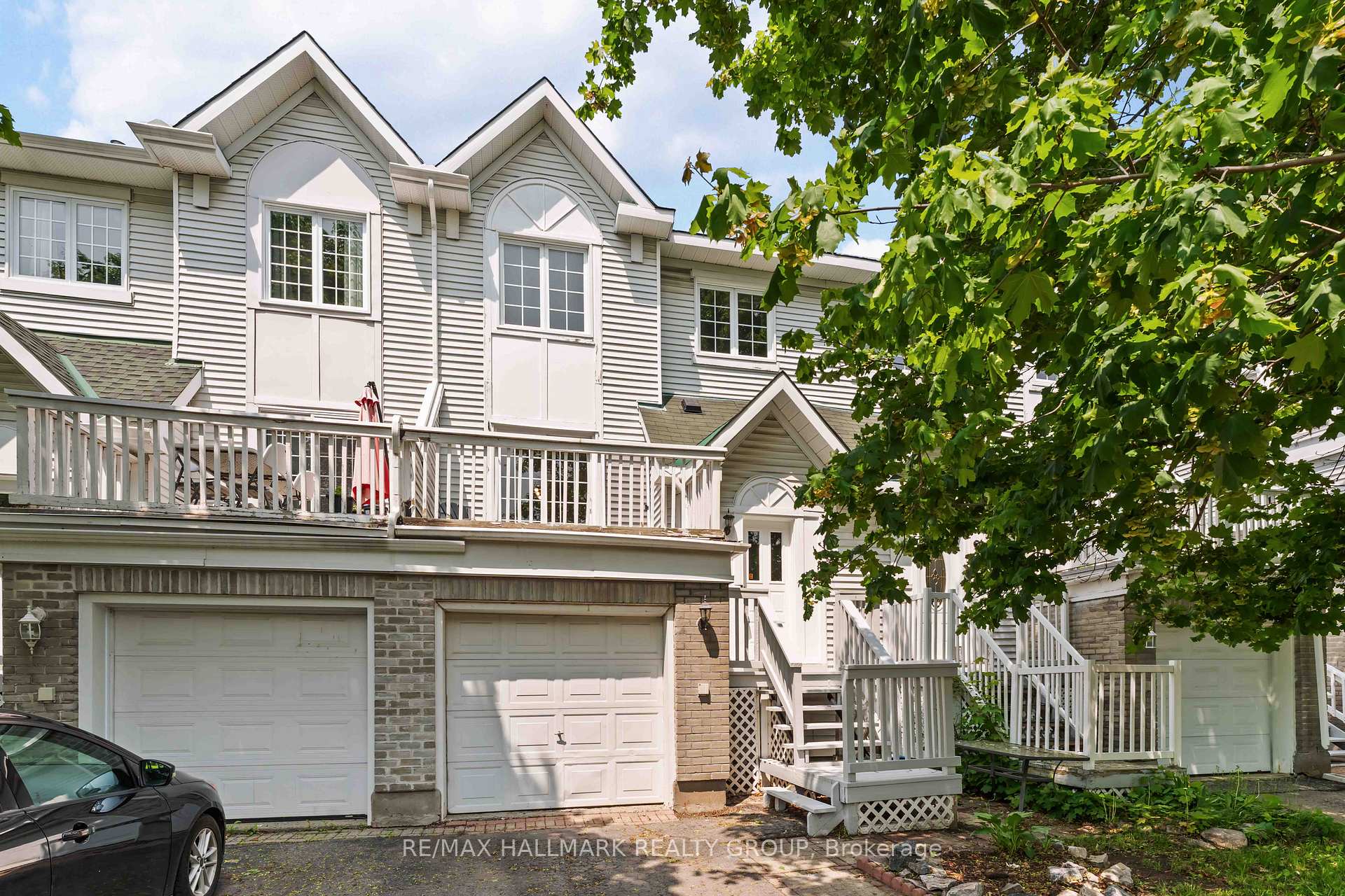 Front of 4 Castlegreen Private