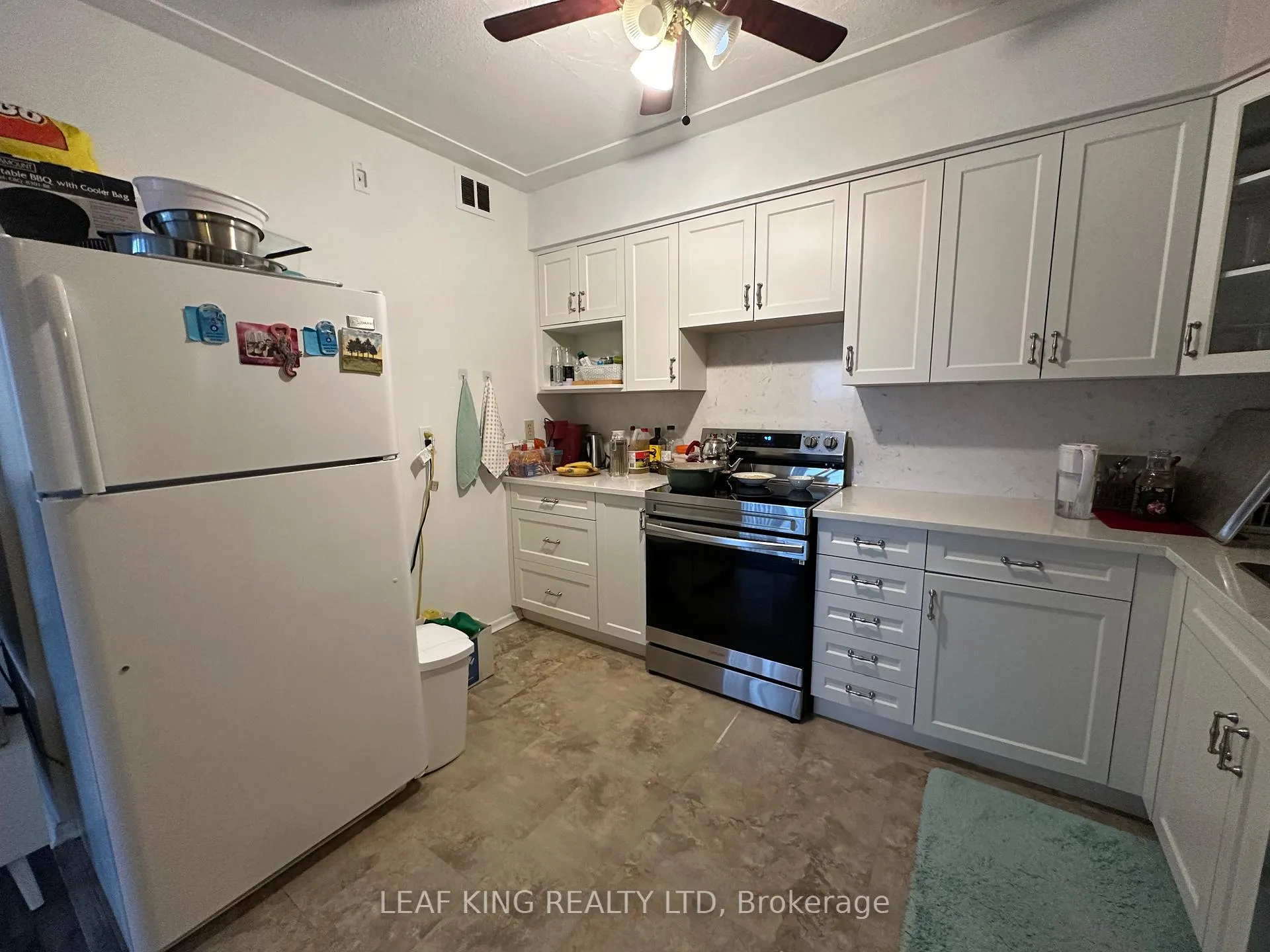 Photo 3 of Unit 401, 8 Woodman Drive S, Hamilton, Corman — HOMEH
