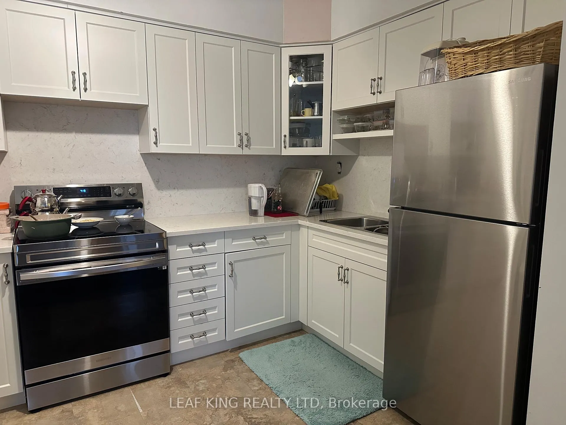 Photo 4 of Unit 401, 8 Woodman Drive S, Hamilton, Corman — HOMEH
