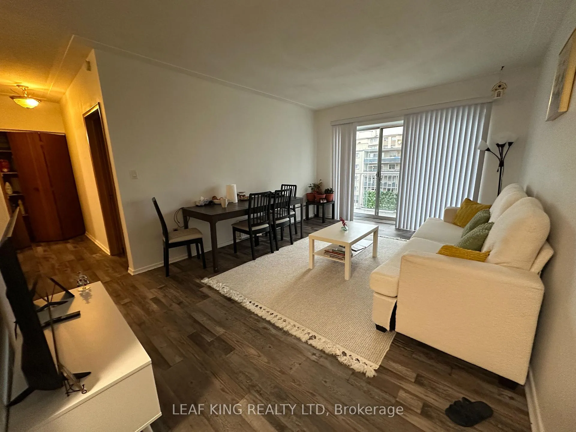 Photo 5 of Unit 401, 8 Woodman Drive S, Hamilton, Corman — HOMEH