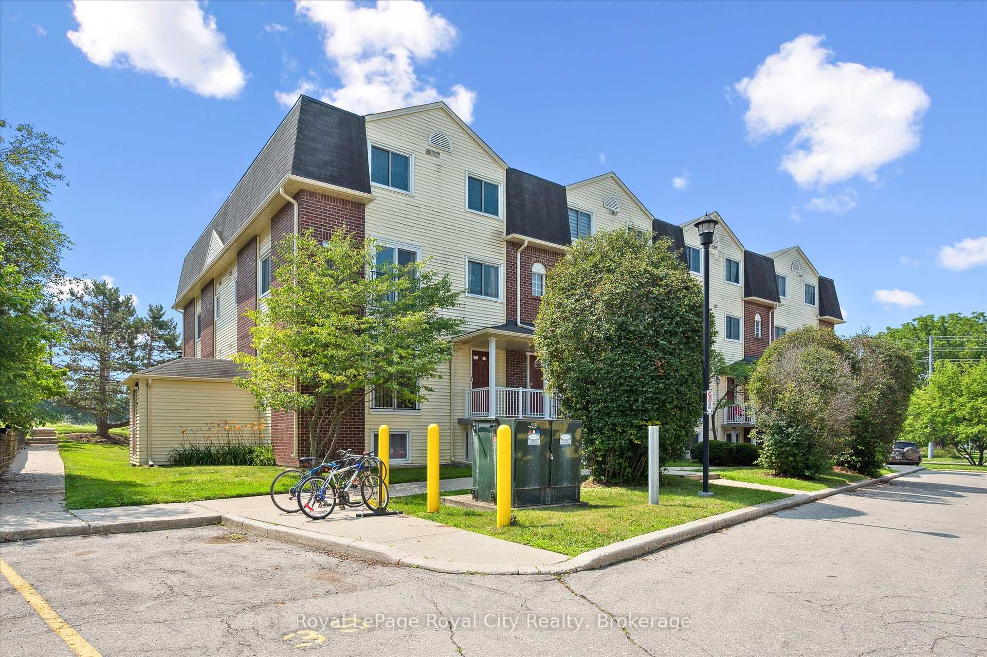 Photo 2 of Unit 225, 458 Janefield Avenue, Guelph, Dovercliffe Park/Old University — HOMEH