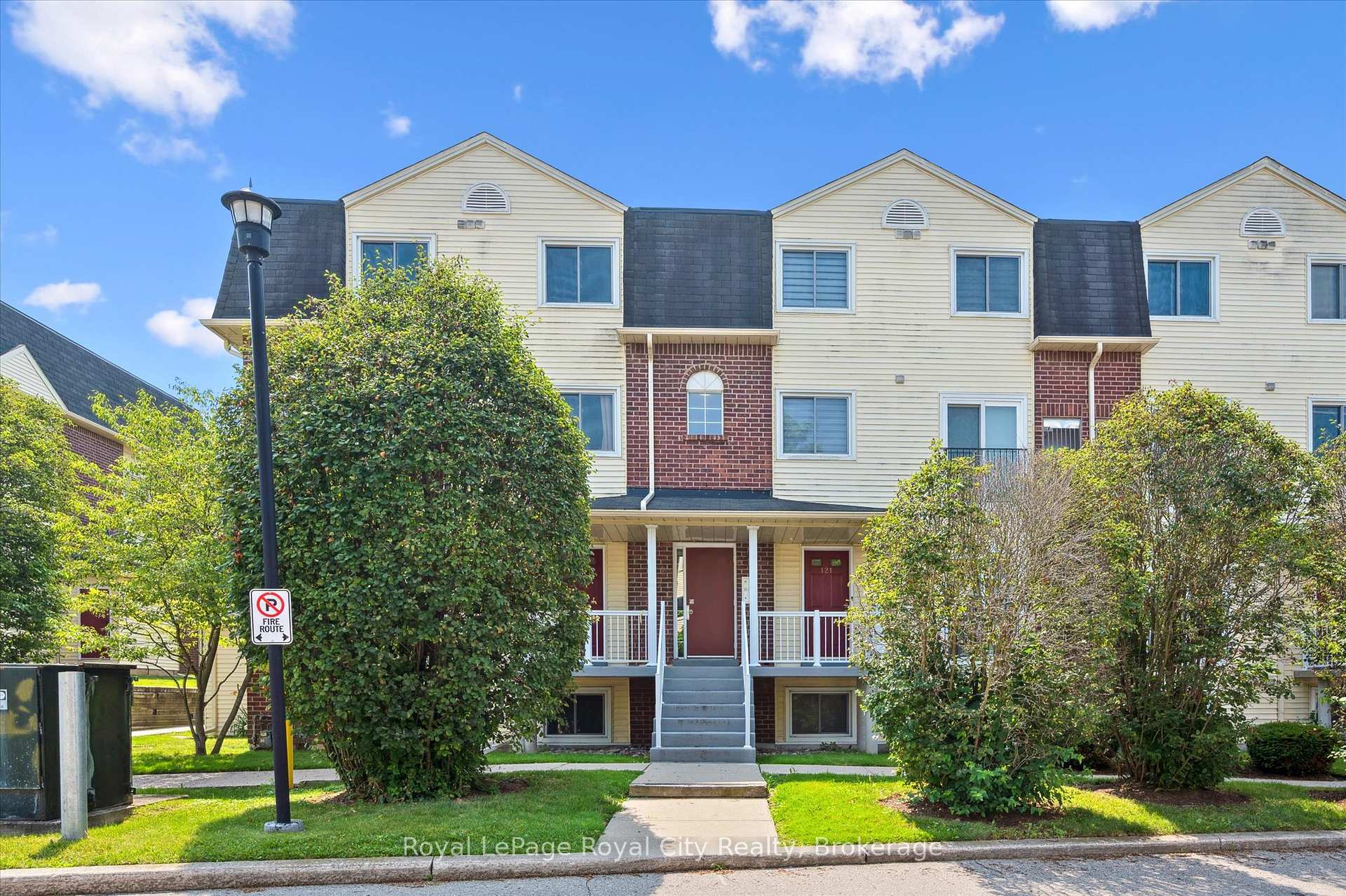 Photo 3 of Unit 225, 458 Janefield Avenue, Guelph, Dovercliffe Park/Old University — HOMEH