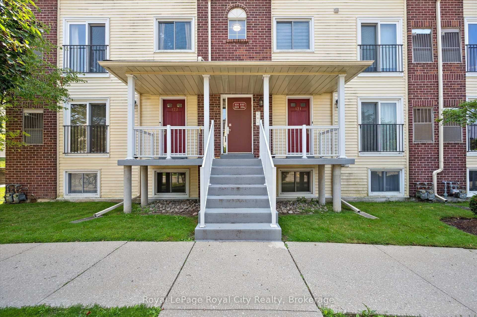 Photo 4 of Unit 225, 458 Janefield Avenue, Guelph, Dovercliffe Park/Old University — HOMEH