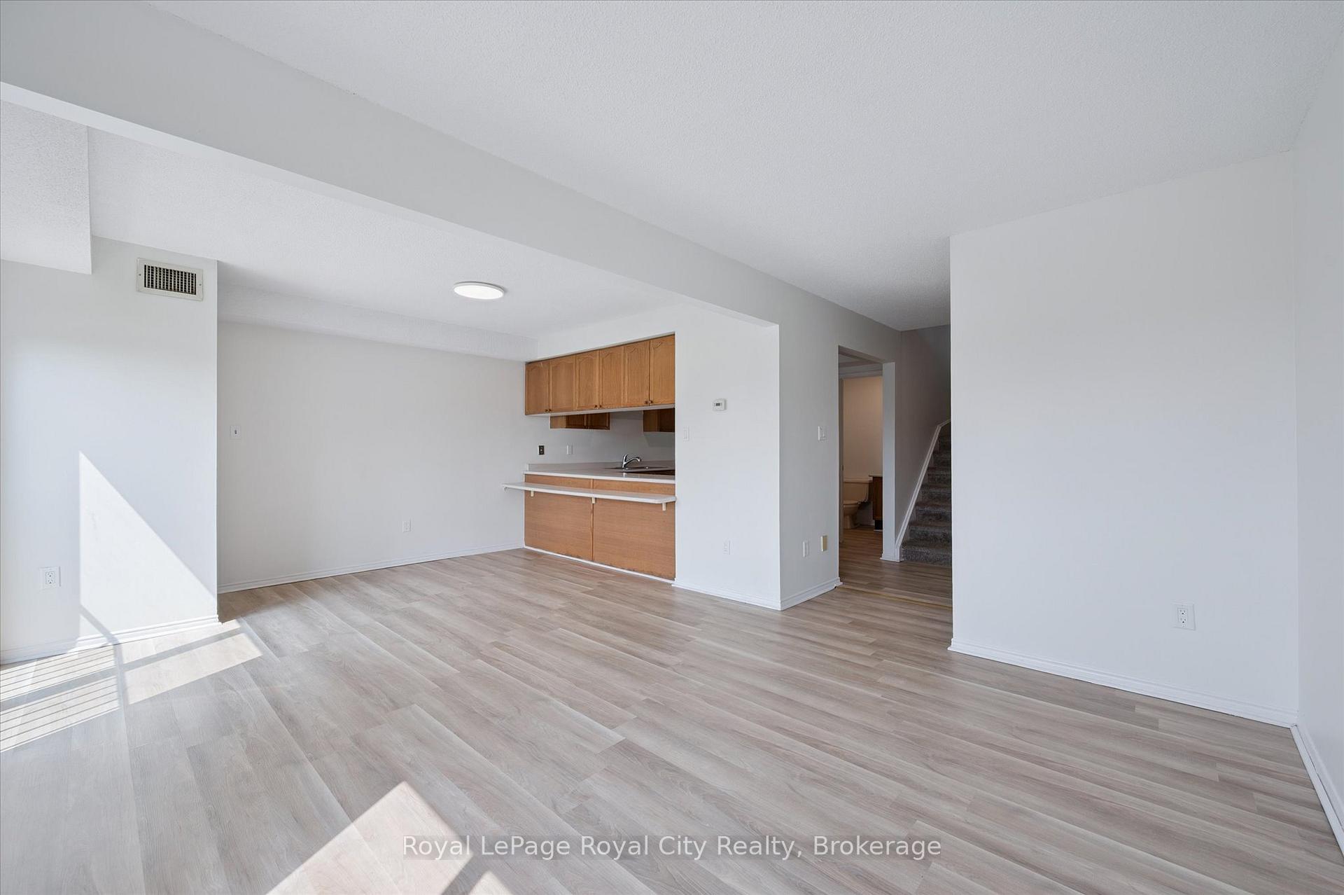 Photo 8 of Unit 225, 458 Janefield Avenue, Guelph, Dovercliffe Park/Old University — HOMEH