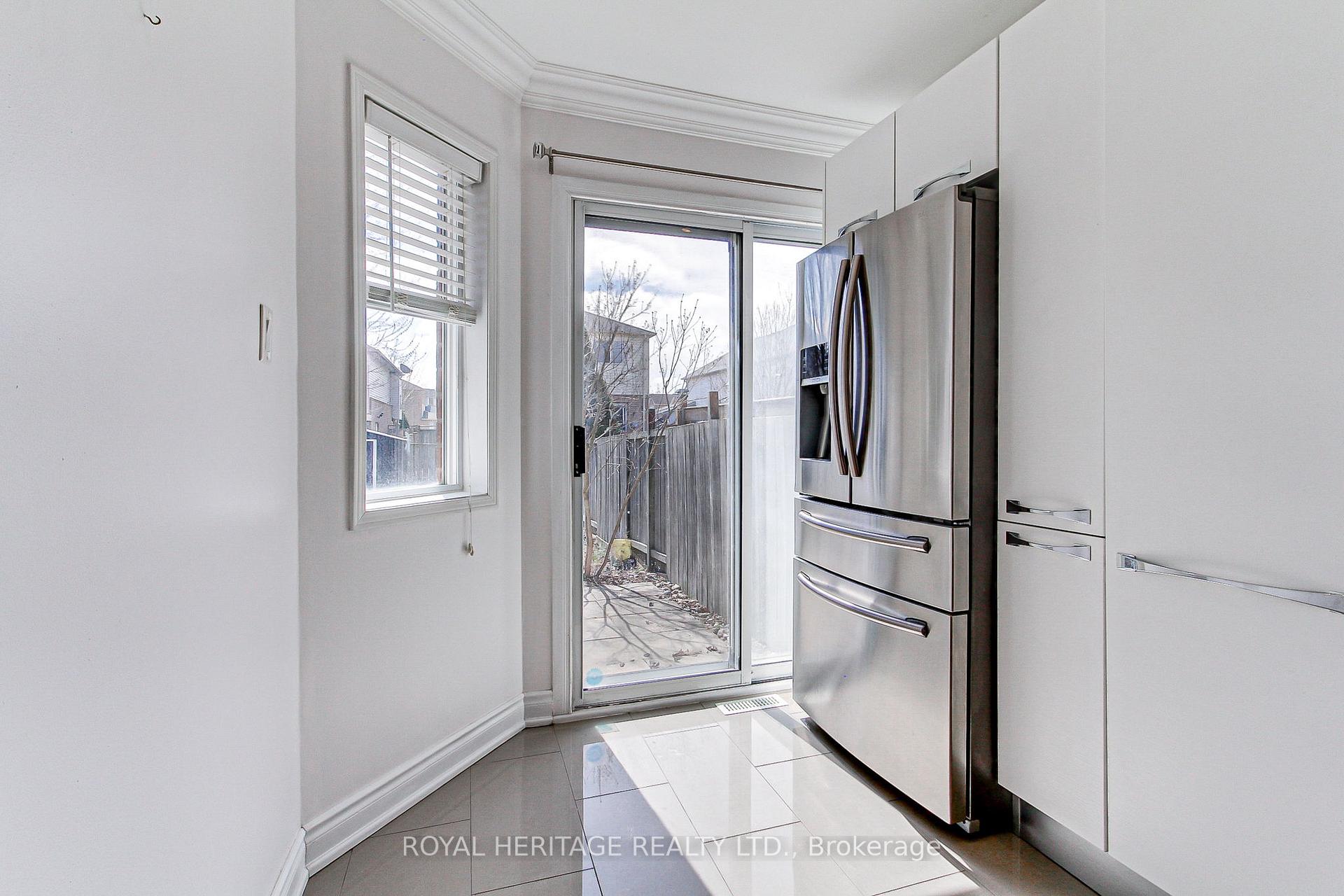 Photo 15 of 59 Twigg Drive, Ajax, Central — HOMEH