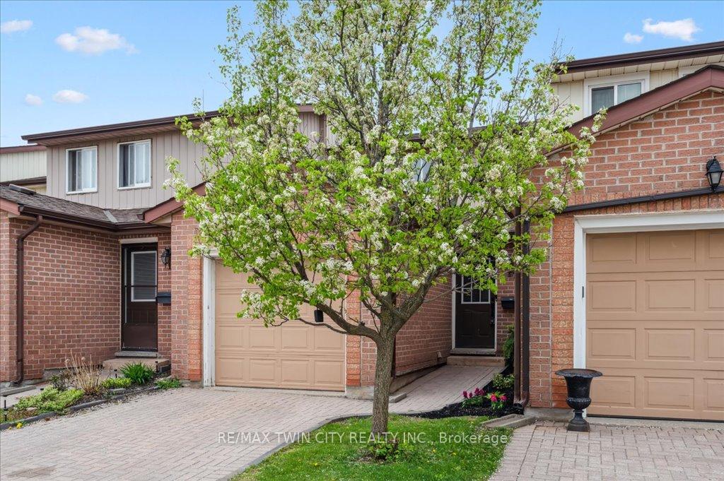 Photo 4 of Unit 17, 25 Valleyview Road, Kitchener — HOMEH