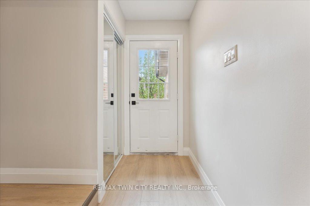 Photo 5 of Unit 17, 25 Valleyview Road, Kitchener — HOMEH