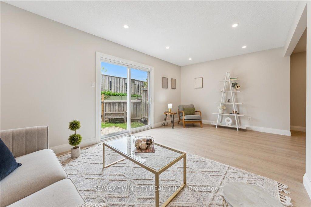 Photo 7 of Unit 17, 25 Valleyview Road, Kitchener — HOMEH