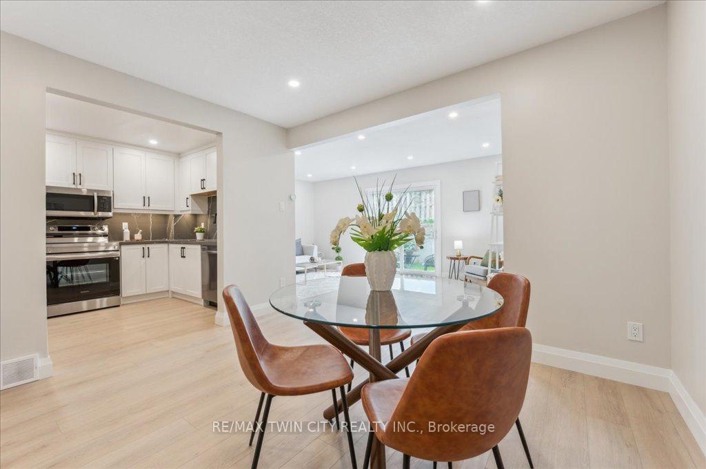 Photo 10 of Unit 17, 25 Valleyview Road, Kitchener — HOMEH
