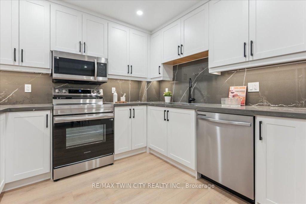 Photo 12 of Unit 17, 25 Valleyview Road, Kitchener — HOMEH