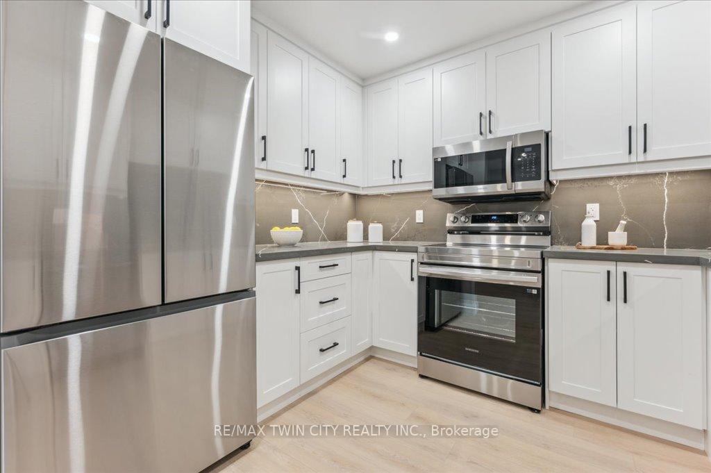 Photo 13 of Unit 17, 25 Valleyview Road, Kitchener — HOMEH