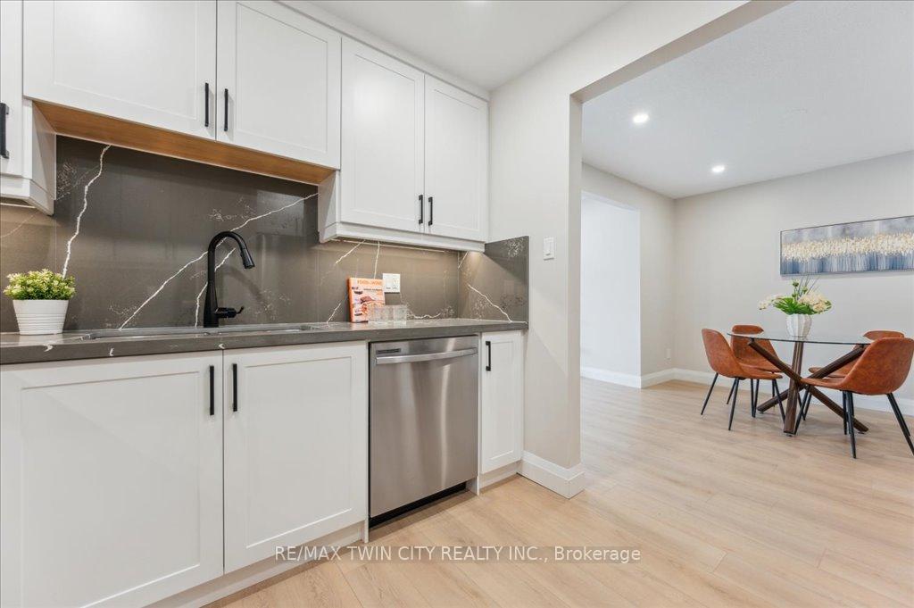 Photo 14 of Unit 17, 25 Valleyview Road, Kitchener — HOMEH