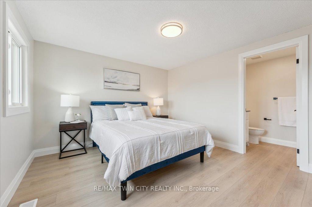 Photo 23 of Unit 17, 25 Valleyview Road, Kitchener — HOMEH