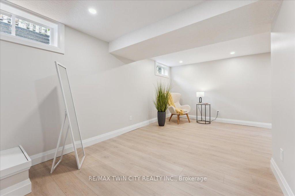Photo 28 of Unit 17, 25 Valleyview Road, Kitchener — HOMEH