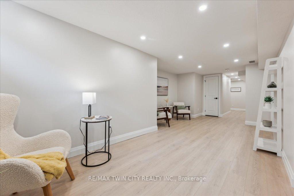 Photo 29 of Unit 17, 25 Valleyview Road, Kitchener — HOMEH