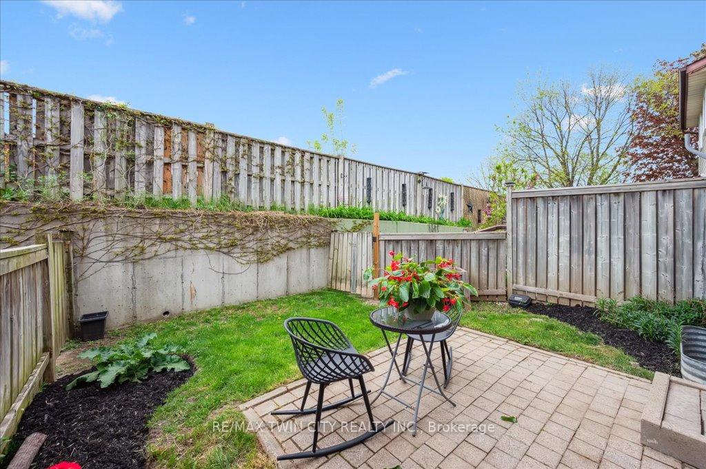 Photo 31 of Unit 17, 25 Valleyview Road, Kitchener — HOMEH