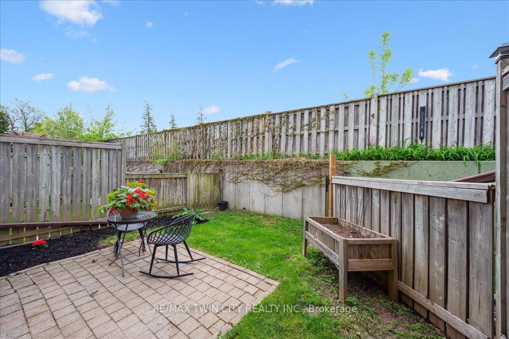 Photo 32 of Unit 17, 25 Valleyview Road, Kitchener — HOMEH