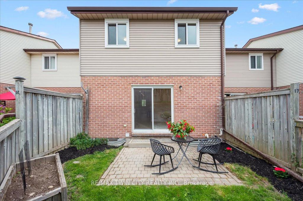 Photo 34 of Unit 17, 25 Valleyview Road, Kitchener — HOMEH