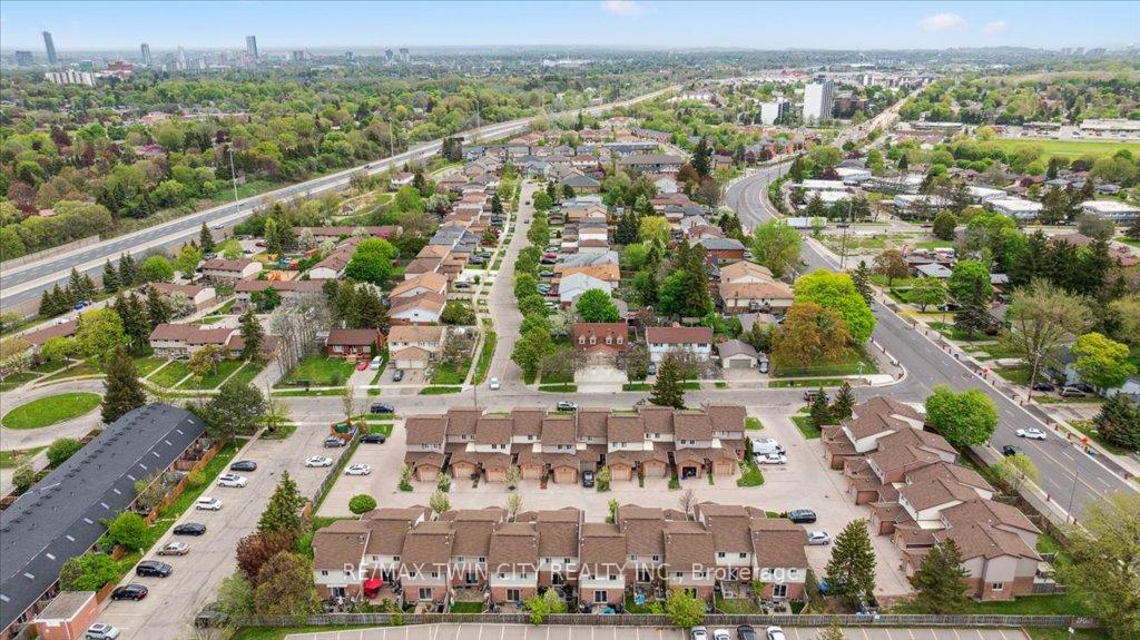 Photo 39 of Unit 17, 25 Valleyview Road, Kitchener — HOMEH