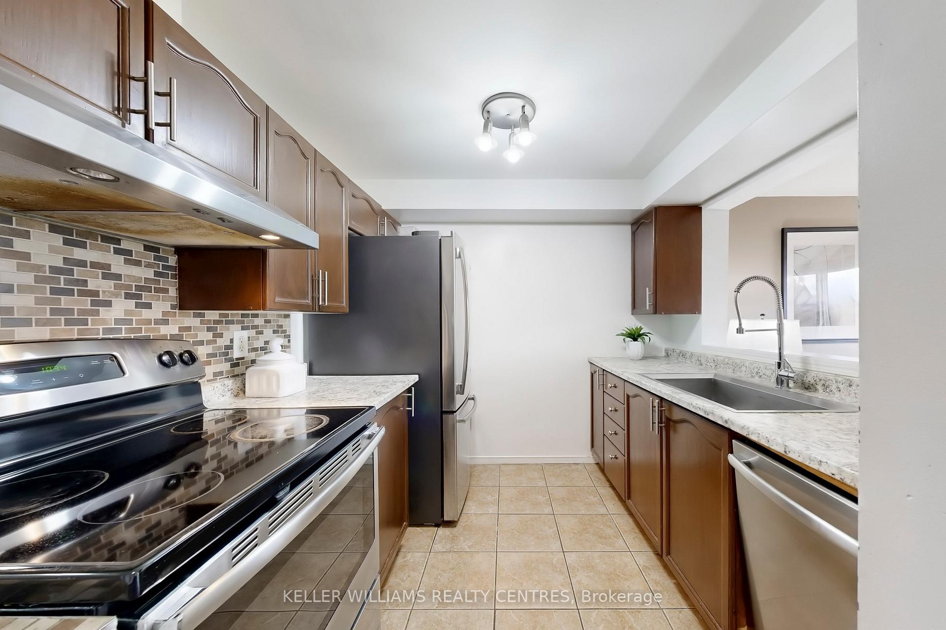 Photo 7 of 69 Goodwin Drive, Barrie, Painswick South — HOMEH