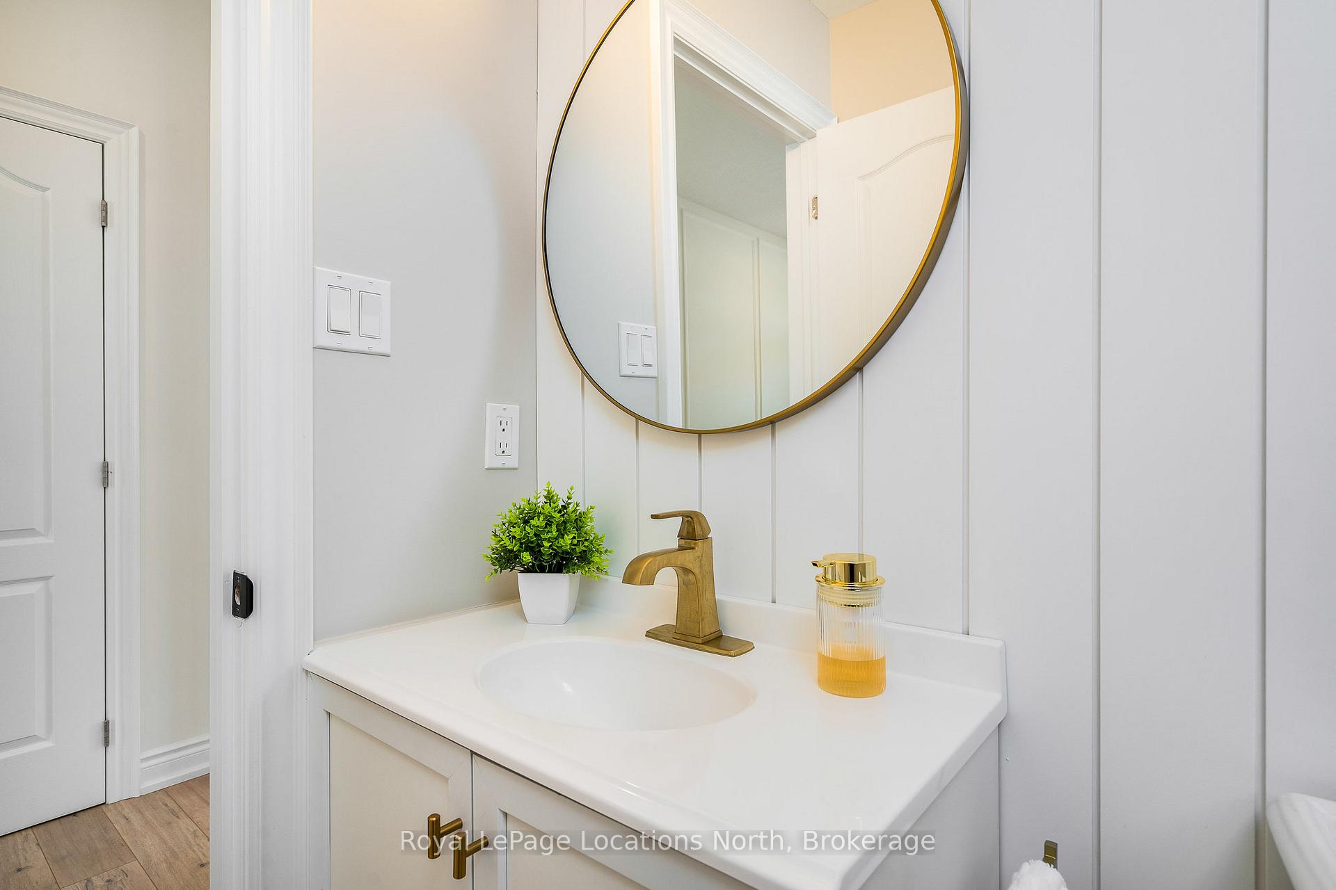 Photo 6 of 14 Gilpin Crescent, Collingwood — HOMEH