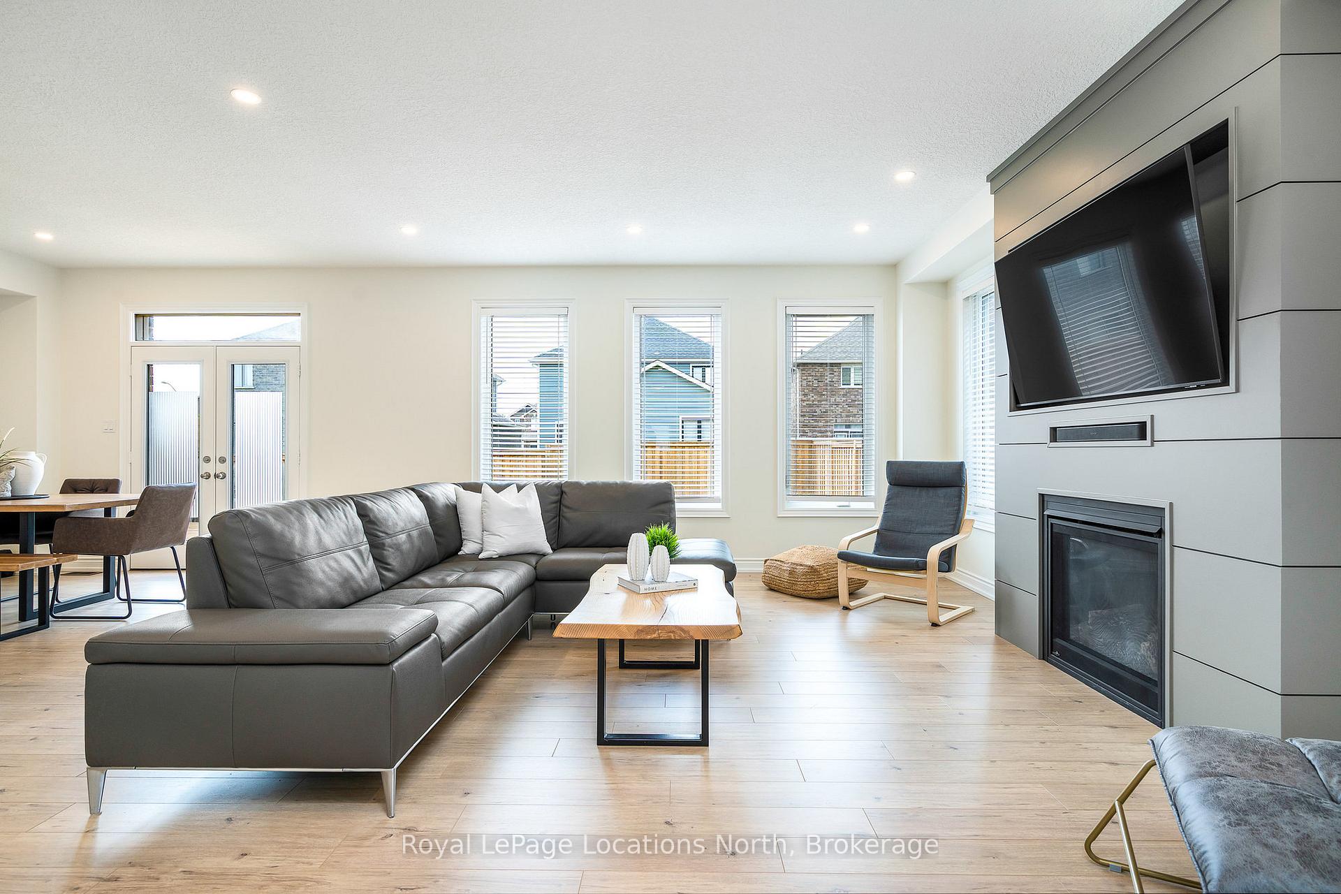 Photo 7 of 14 Gilpin Crescent, Collingwood — HOMEH