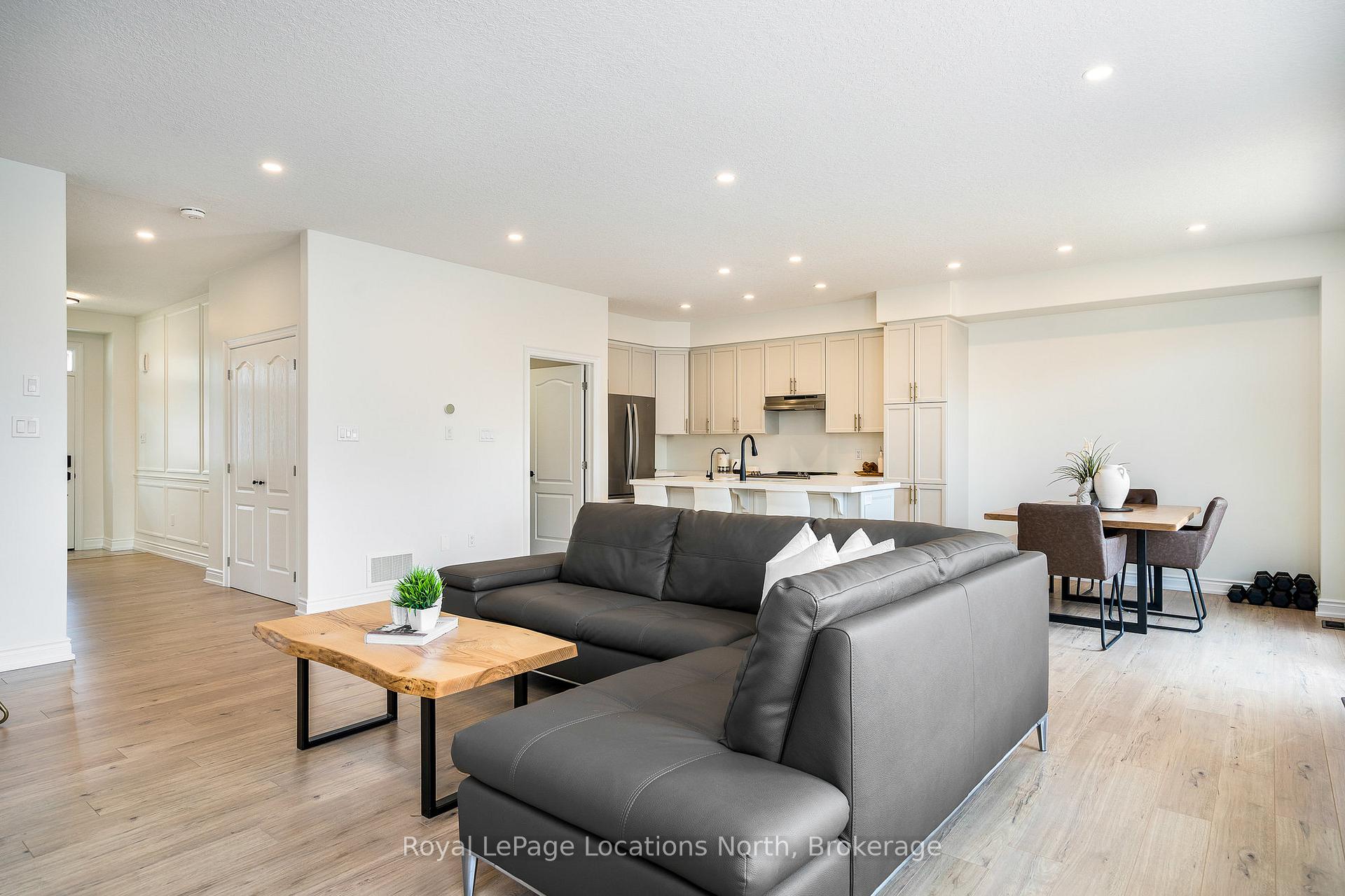 Photo 9 of 14 Gilpin Crescent, Collingwood — HOMEH