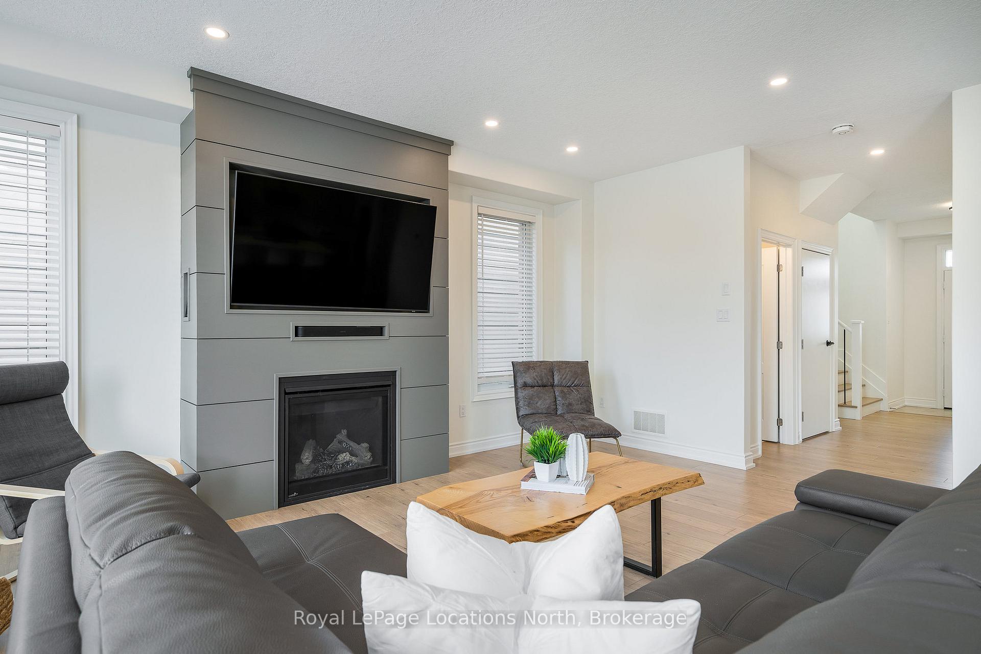 Photo 10 of 14 Gilpin Crescent, Collingwood — HOMEH