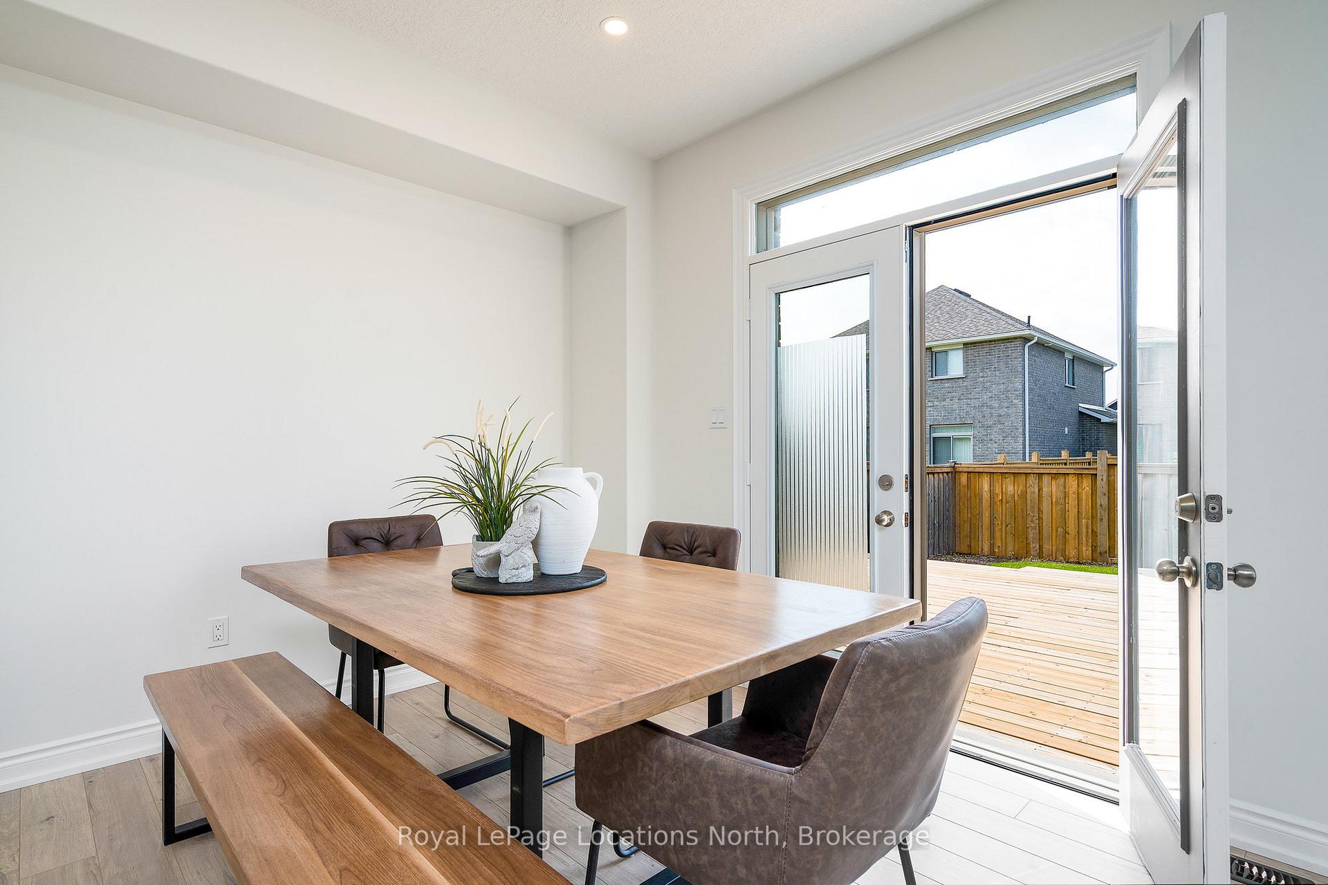 Photo 12 of 14 Gilpin Crescent, Collingwood — HOMEH