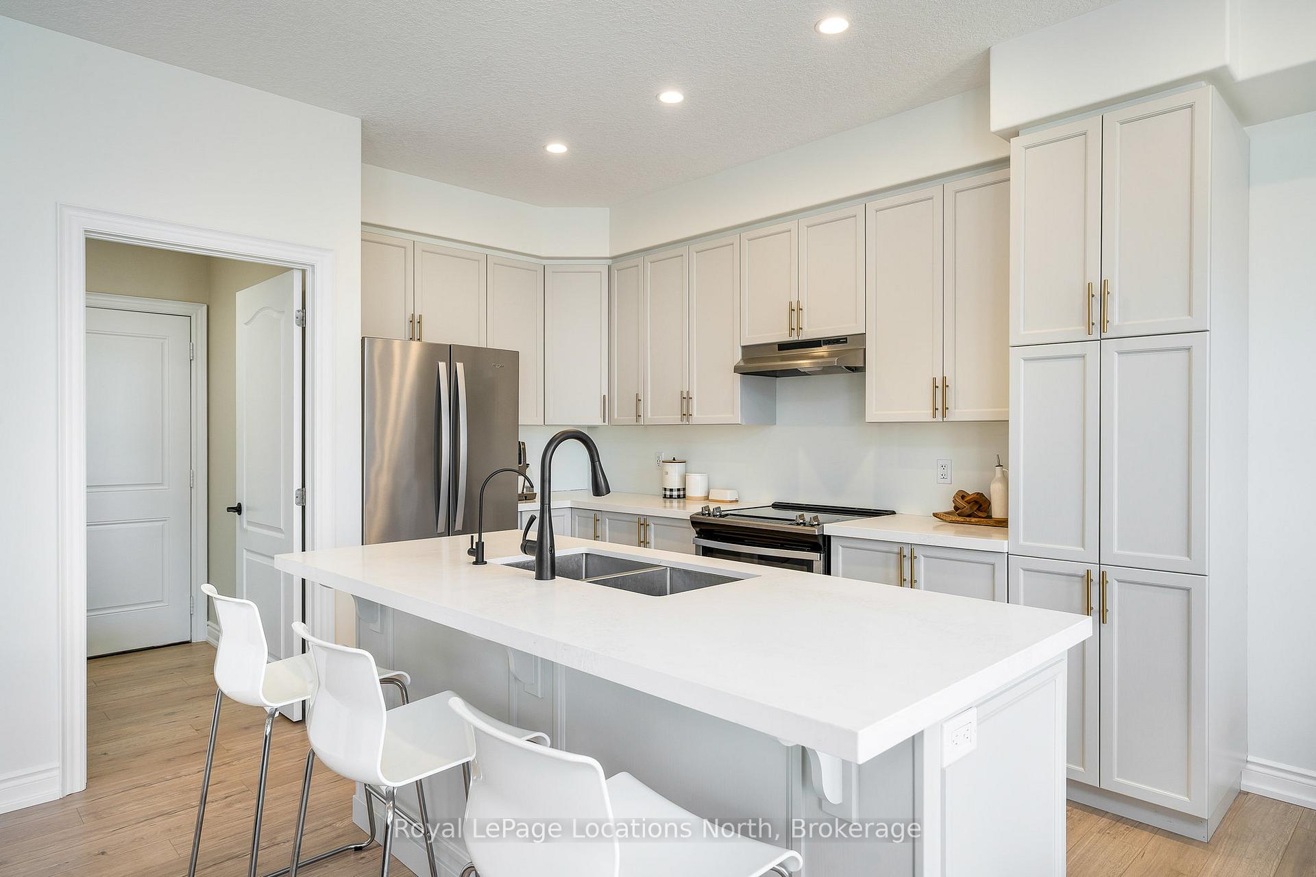 Photo 14 of 14 Gilpin Crescent, Collingwood — HOMEH