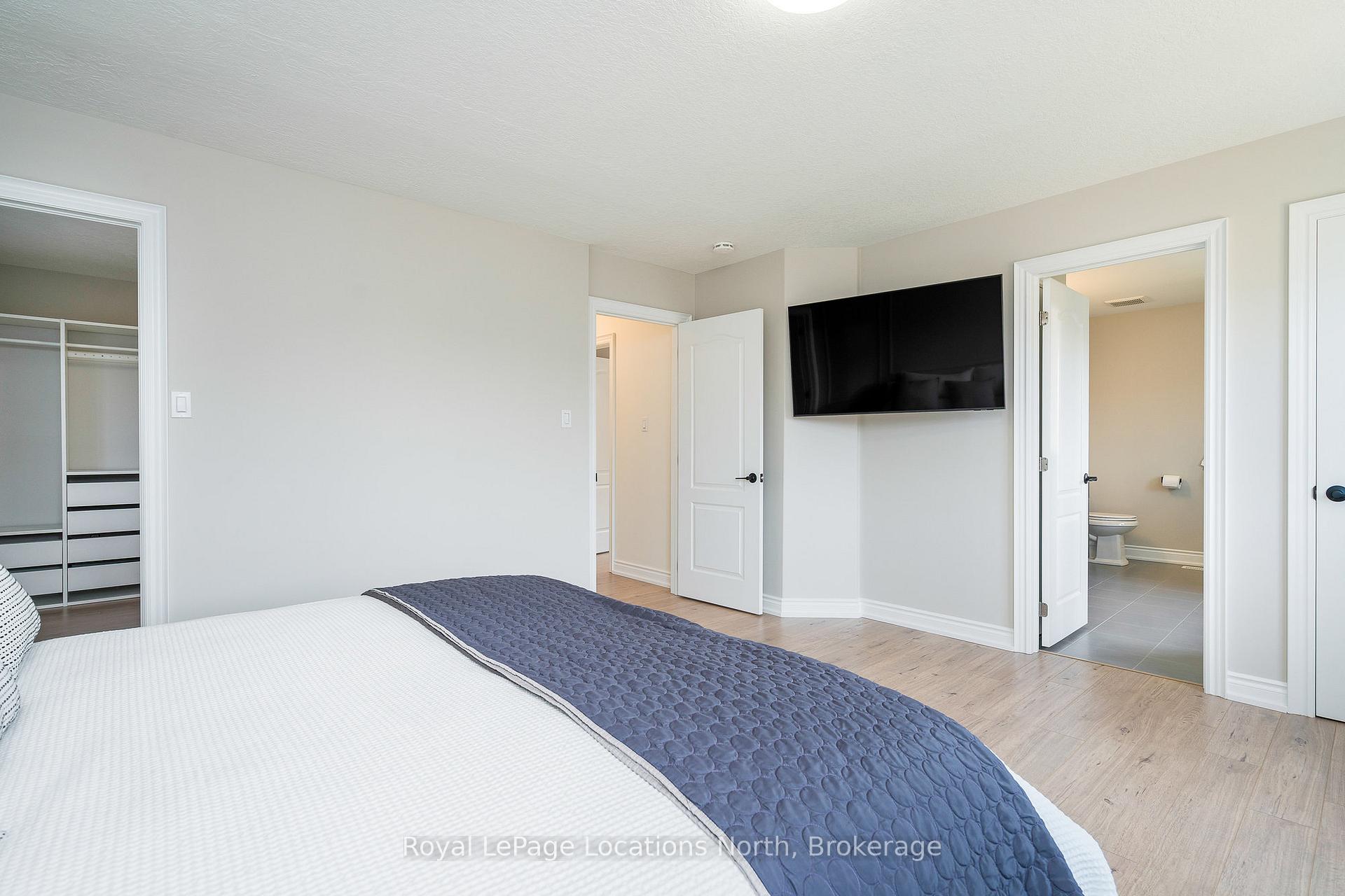 Photo 24 of 14 Gilpin Crescent, Collingwood — HOMEH