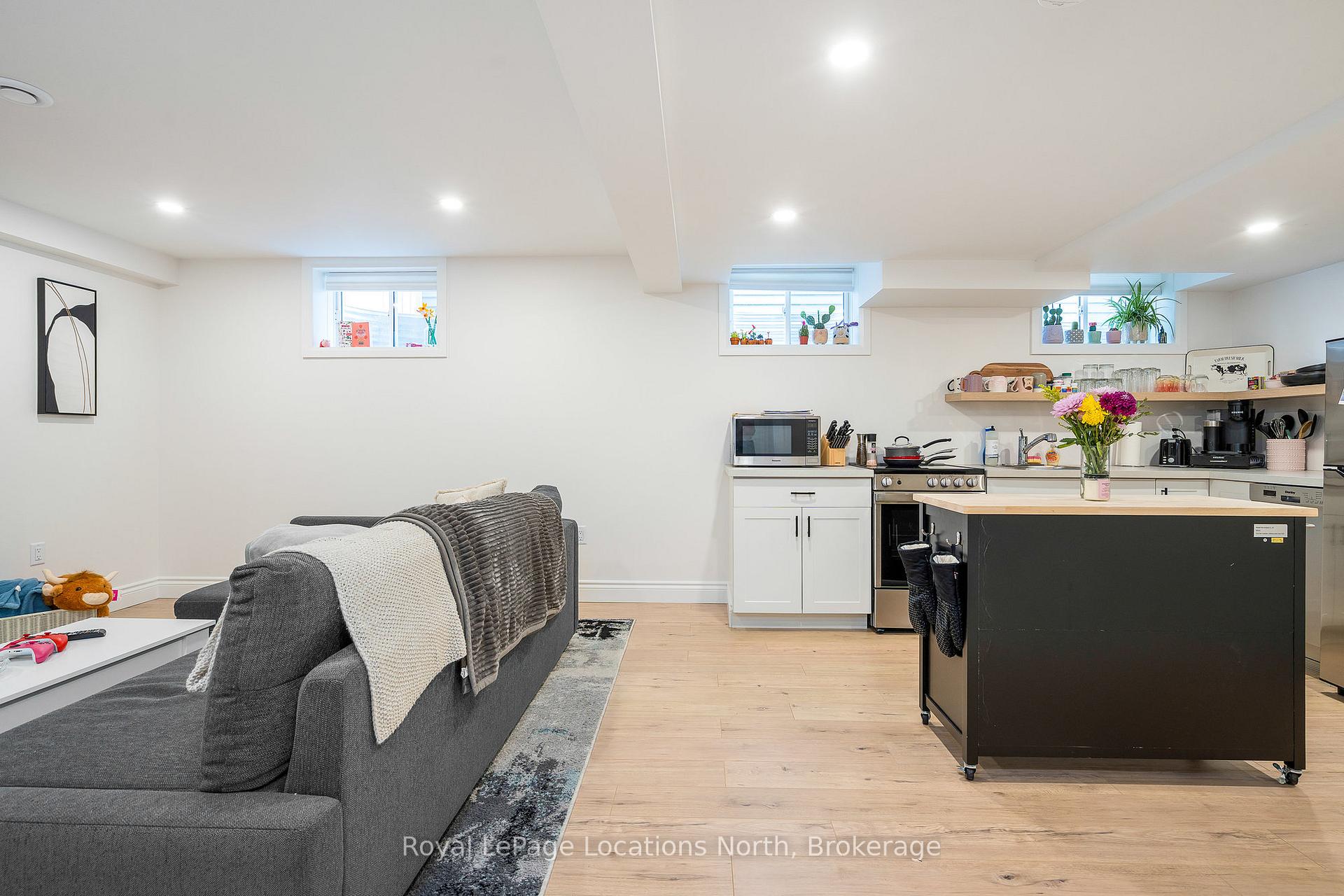Photo 38 of 14 Gilpin Crescent, Collingwood — HOMEH