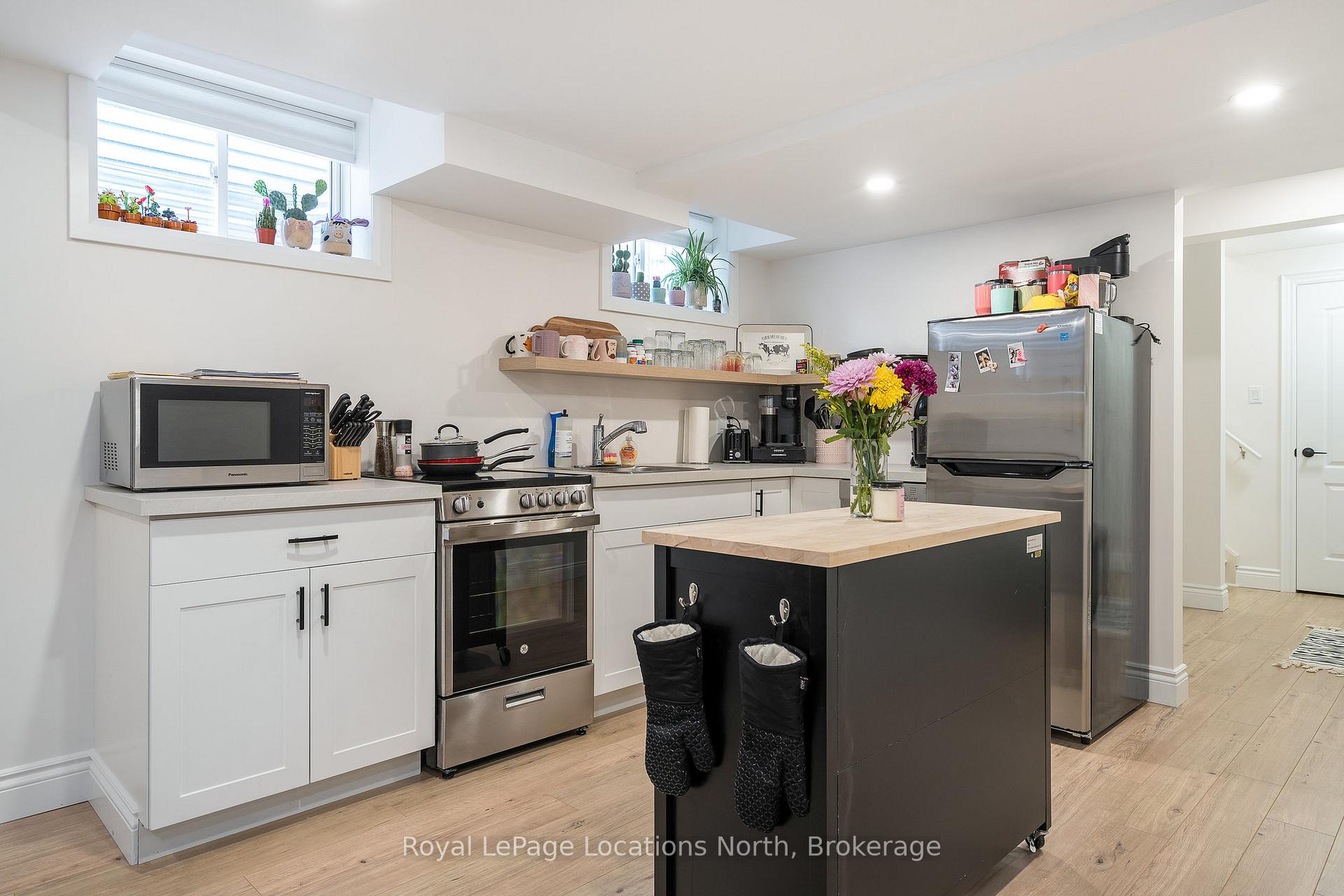Photo 41 of 14 Gilpin Crescent, Collingwood — HOMEH