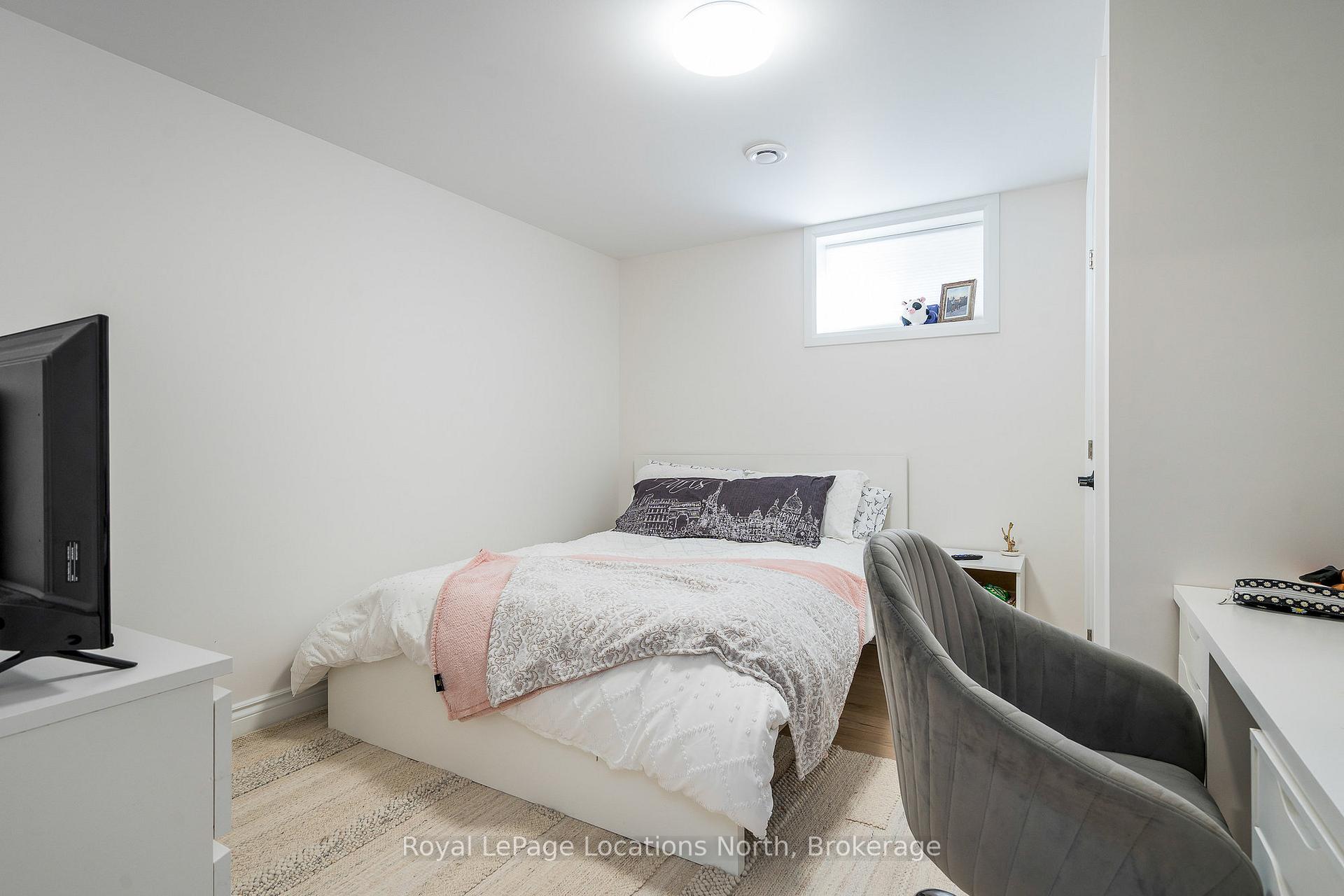 Photo 43 of 14 Gilpin Crescent, Collingwood — HOMEH