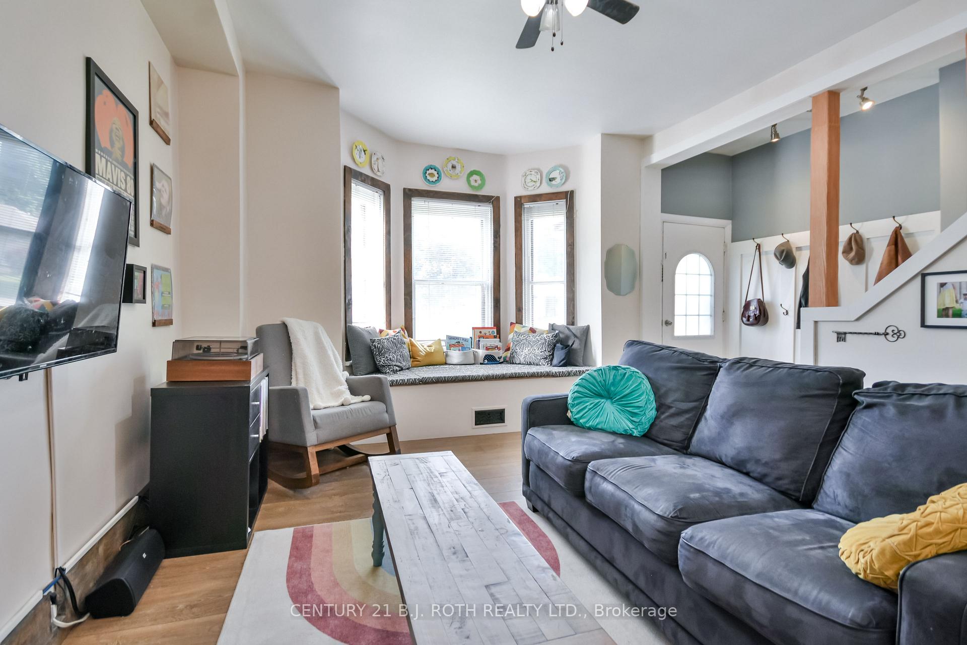 Photo 4 of 135 Cumberland Street, Barrie, Allandale — HOMEH