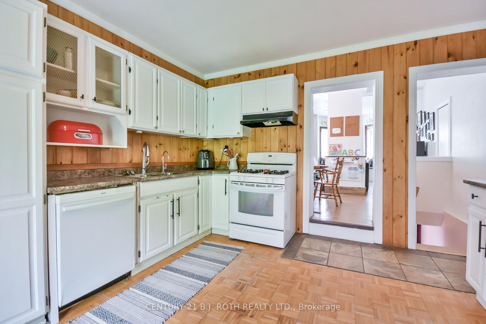 Photo 9 of 135 Cumberland Street, Barrie, Allandale — HOMEH