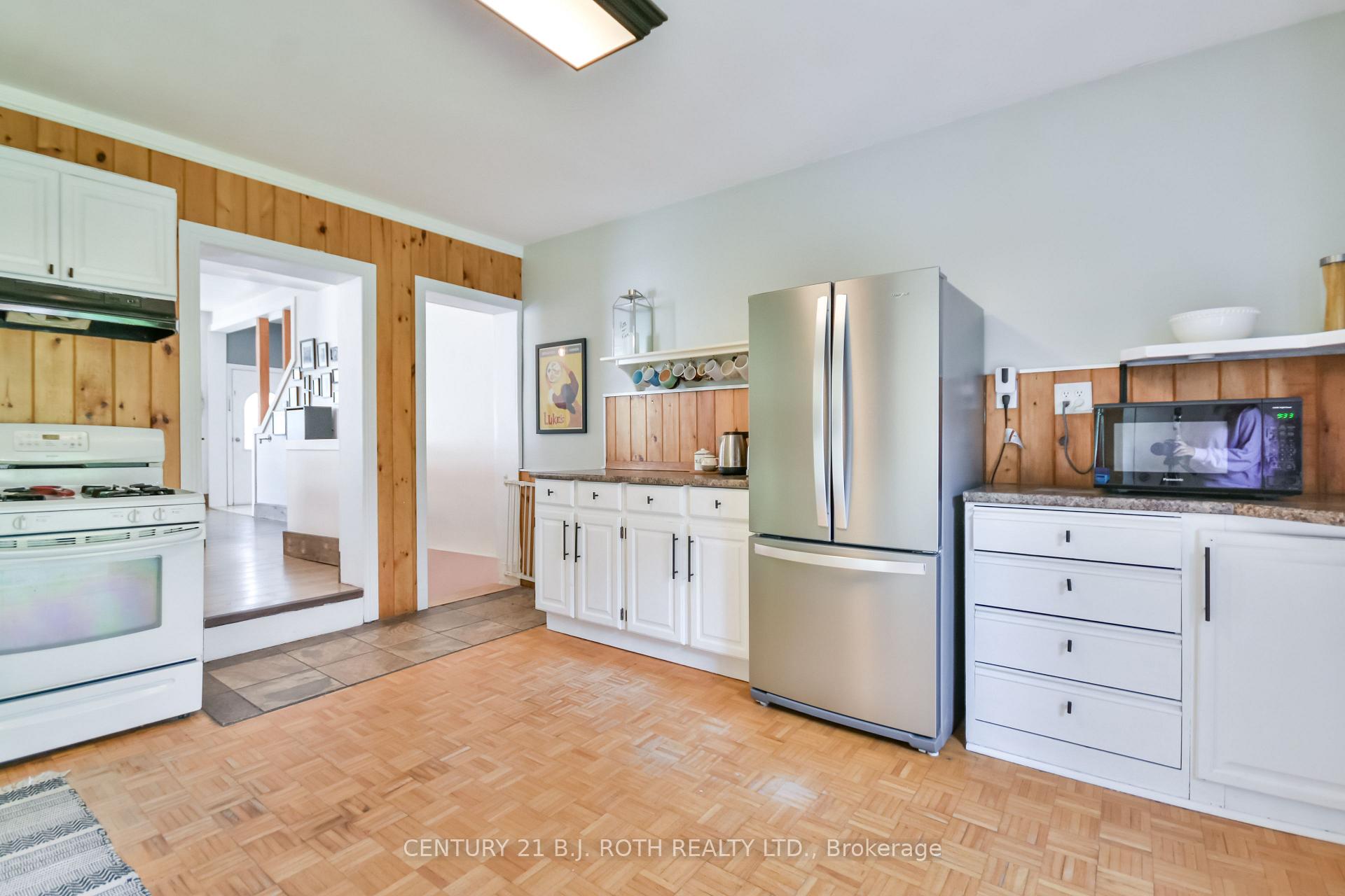 Photo 10 of 135 Cumberland Street, Barrie, Allandale — HOMEH