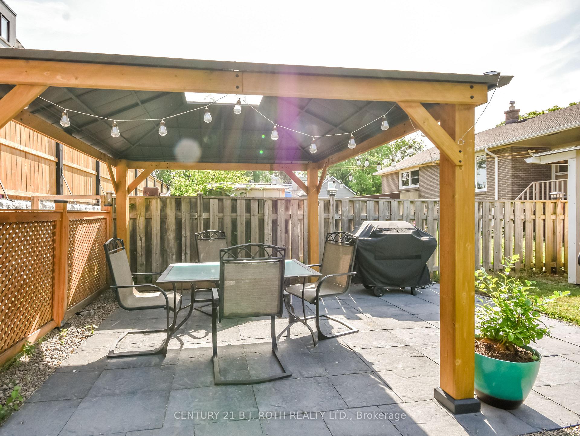 Photo 22 of 135 Cumberland Street, Barrie, Allandale — HOMEH
