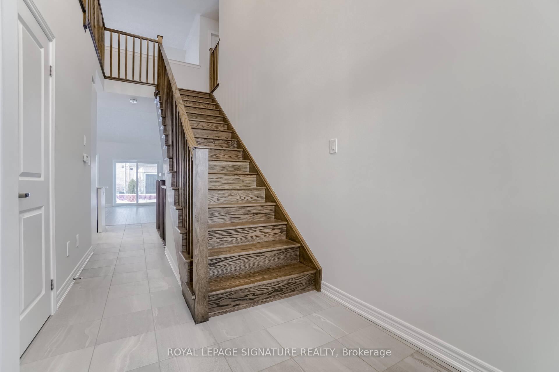 Photo 13 of 41 Overlea Drive, Brampton, Sandringham-Wellington — HOMEH
