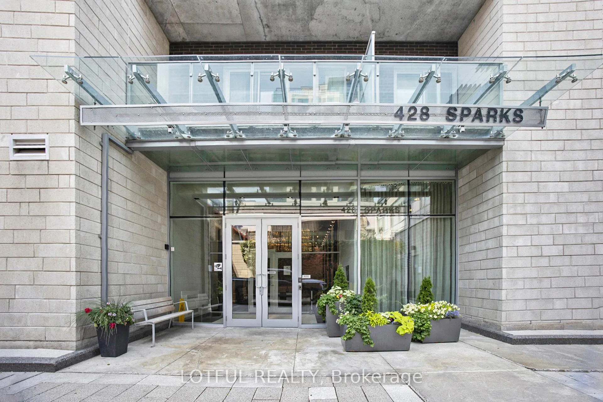 Front of Unit 601, 428 Sparks Street