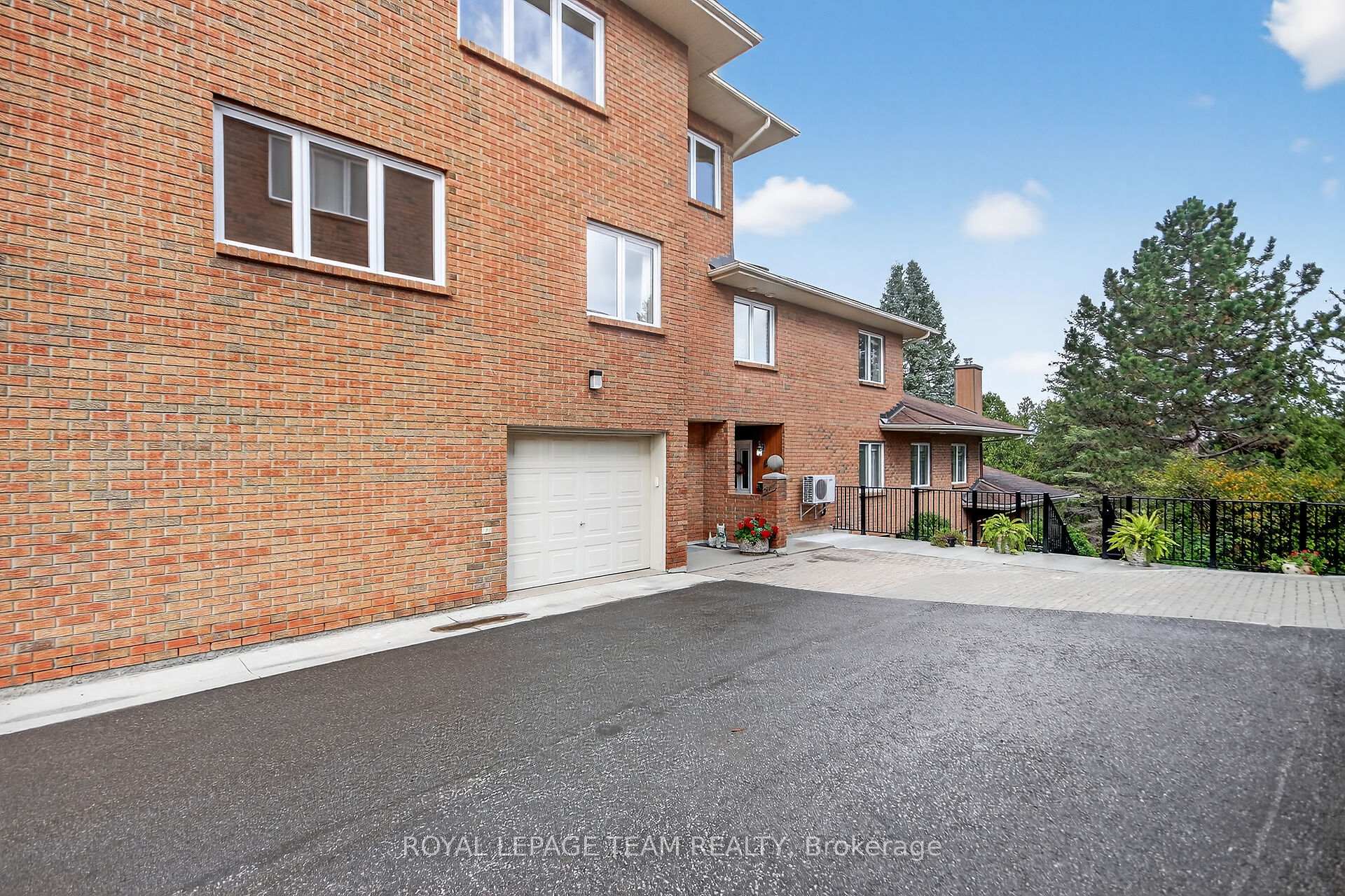 Front of 206 Stratas Court