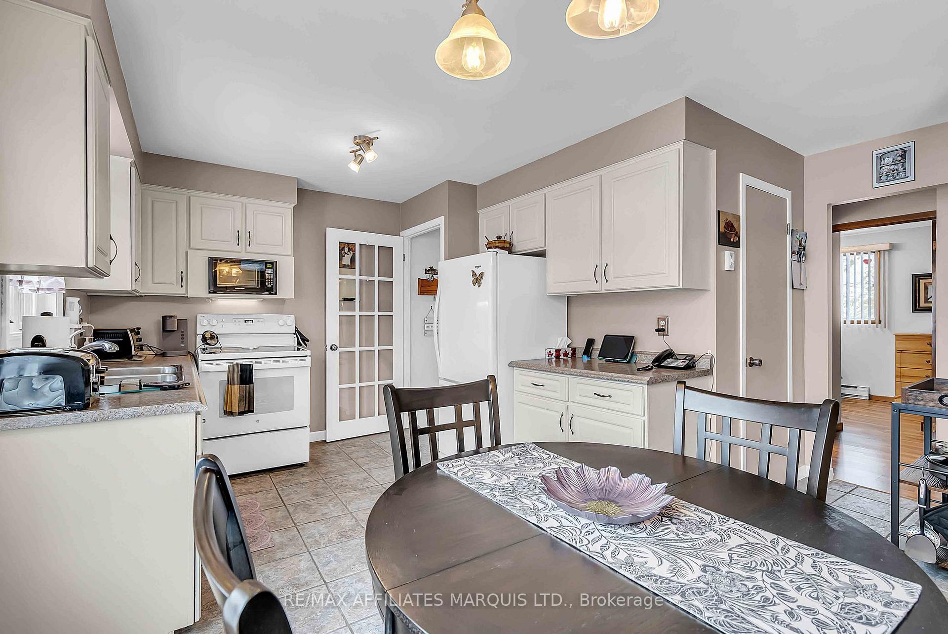 Photo 9 of 50 Valecrest Drive, Cornwall — HOMEH