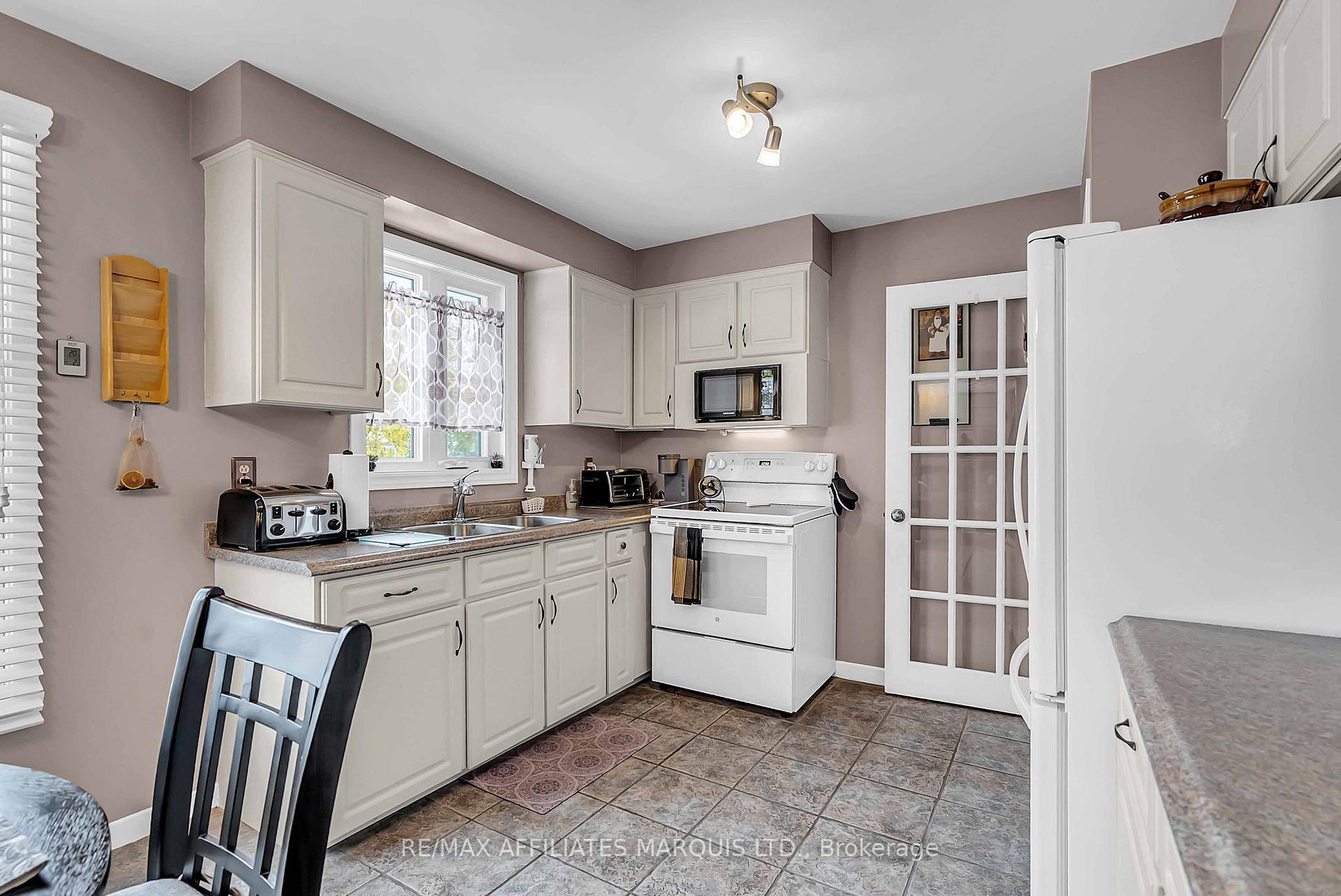 Photo 10 of 50 Valecrest Drive, Cornwall — HOMEH