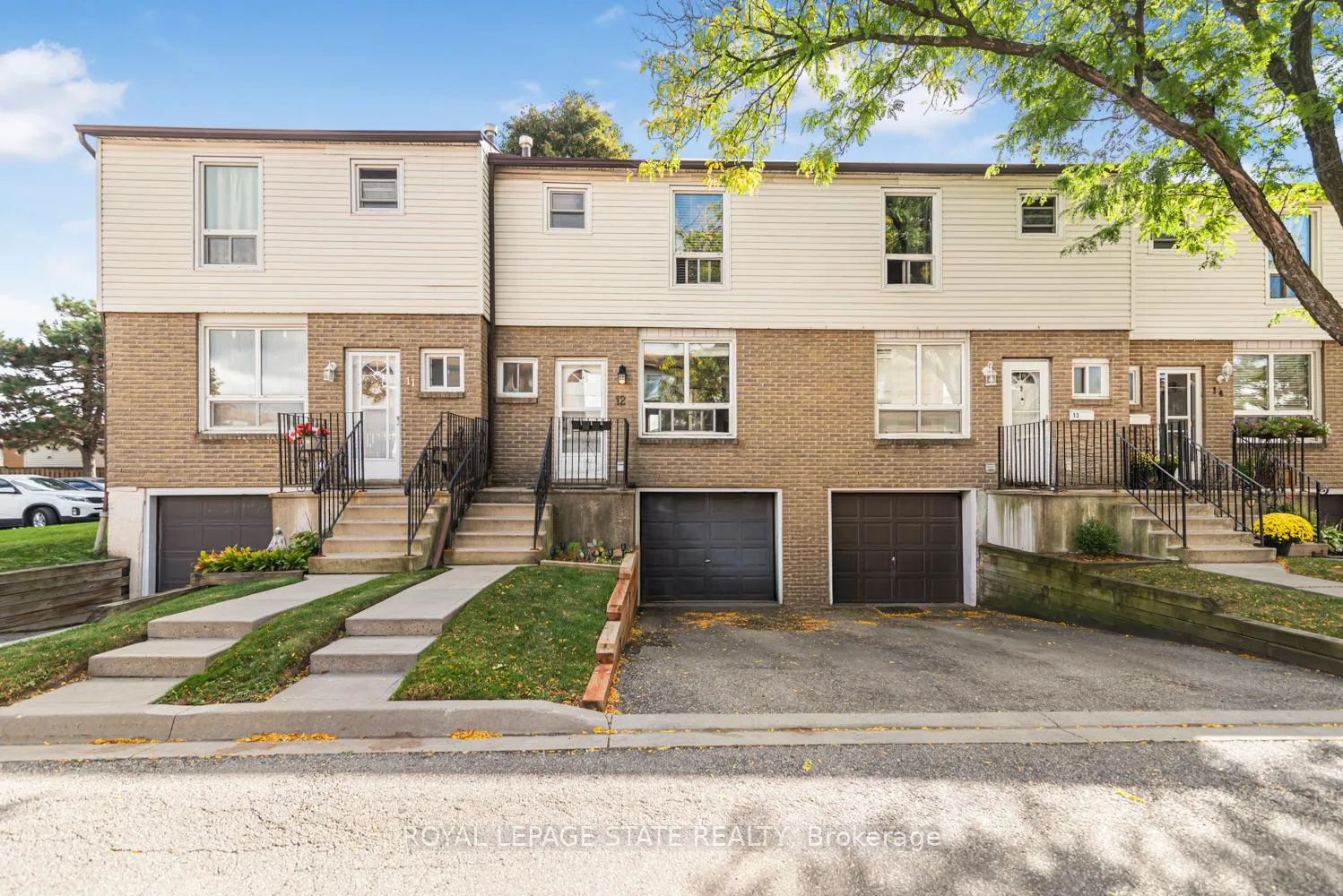 Photo 2 of Unit 12, 1301 Upper Gage Street, Hamilton, Quinndale — HOMEH