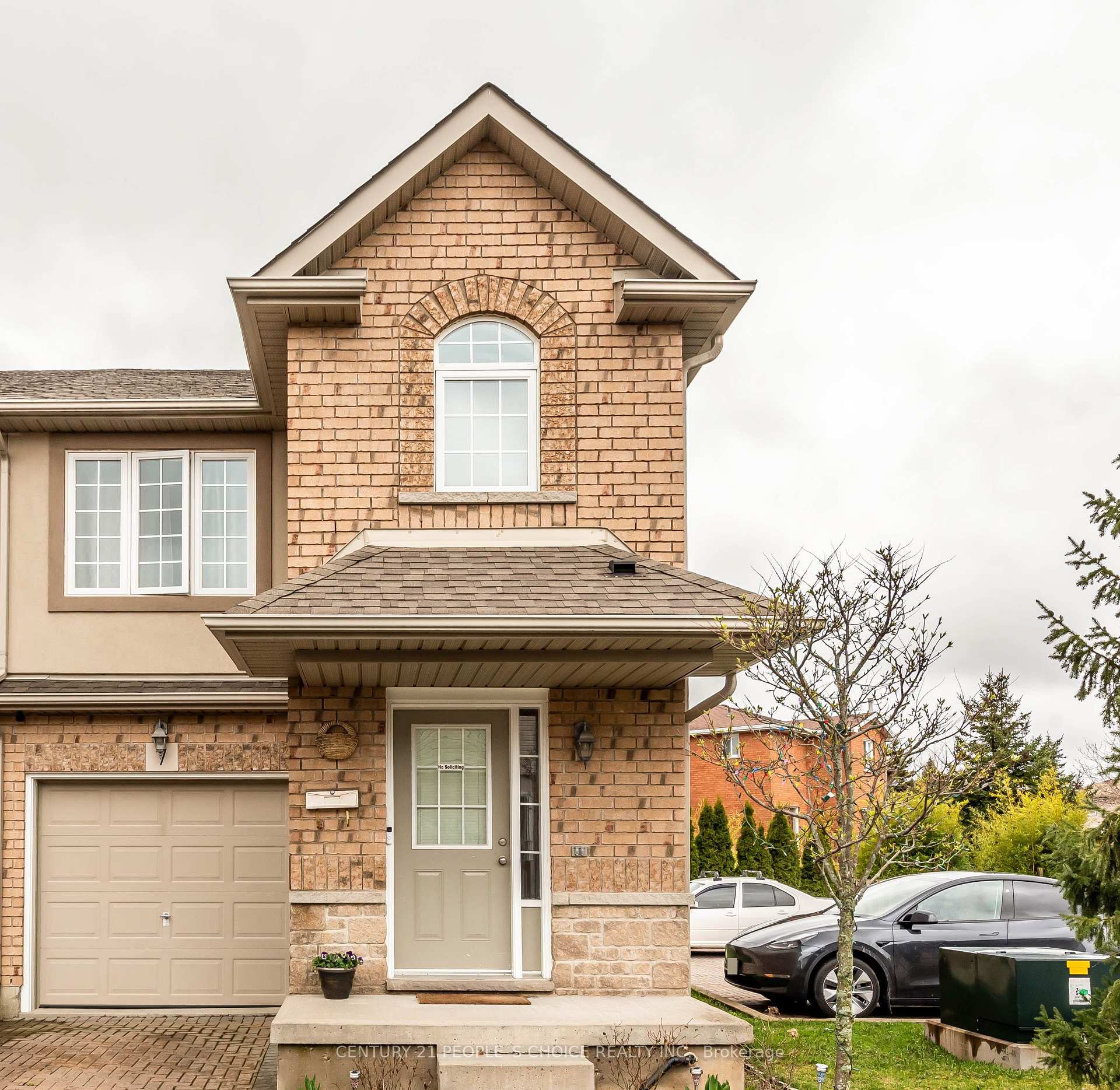 Front of Unit 7, 1540 Upper Gage Avenue