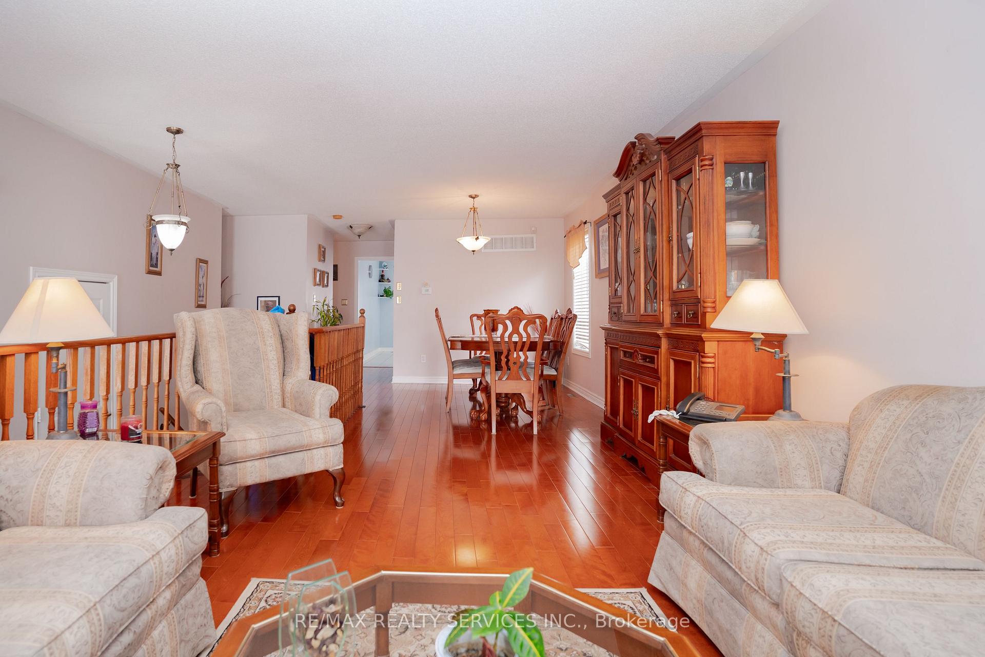 Photo 6 of 195 Van Scott Drive, Brampton, Northwest Sandalwood Parkway — HOMEH